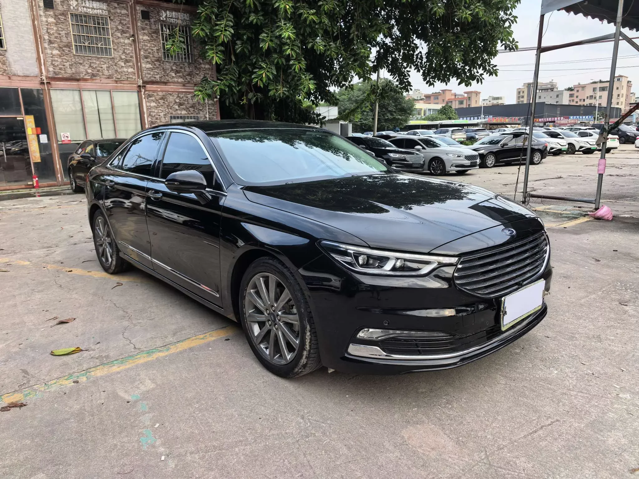 Ford Taurus