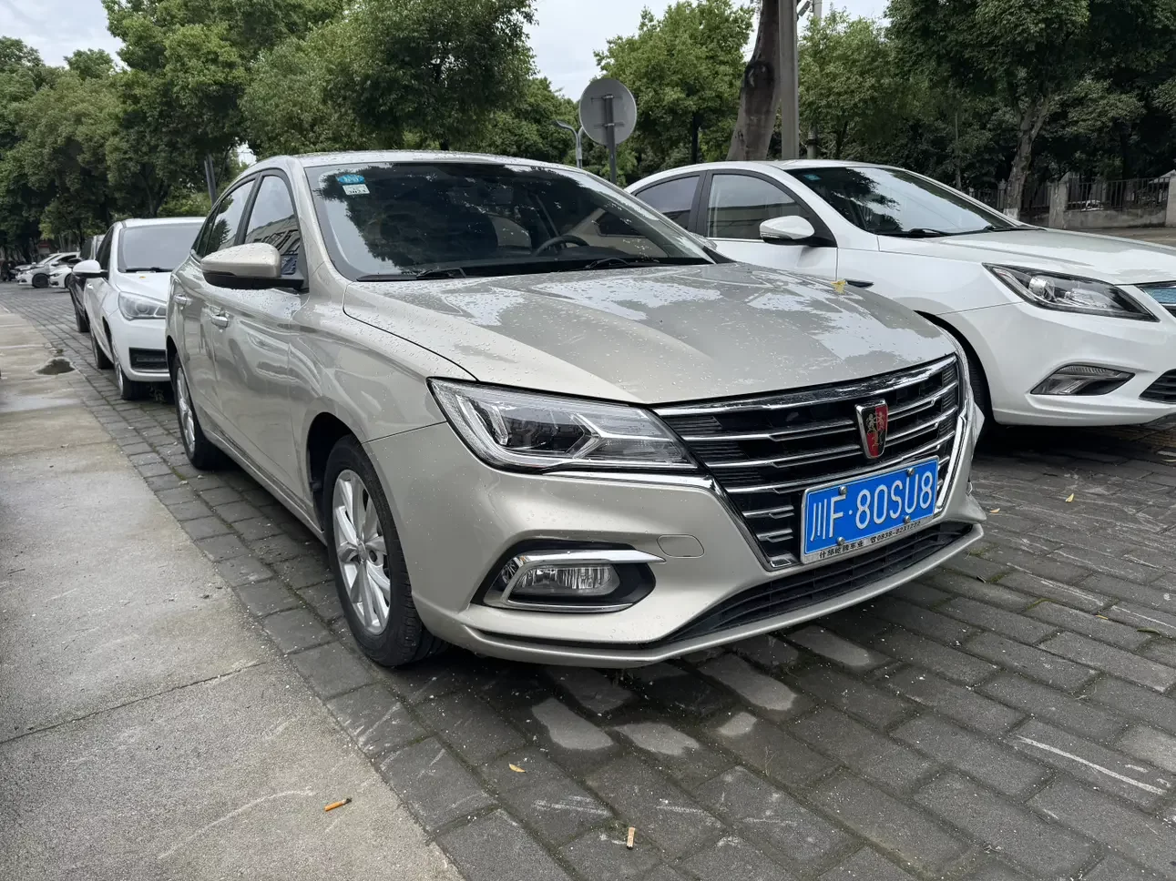 Roewe i5