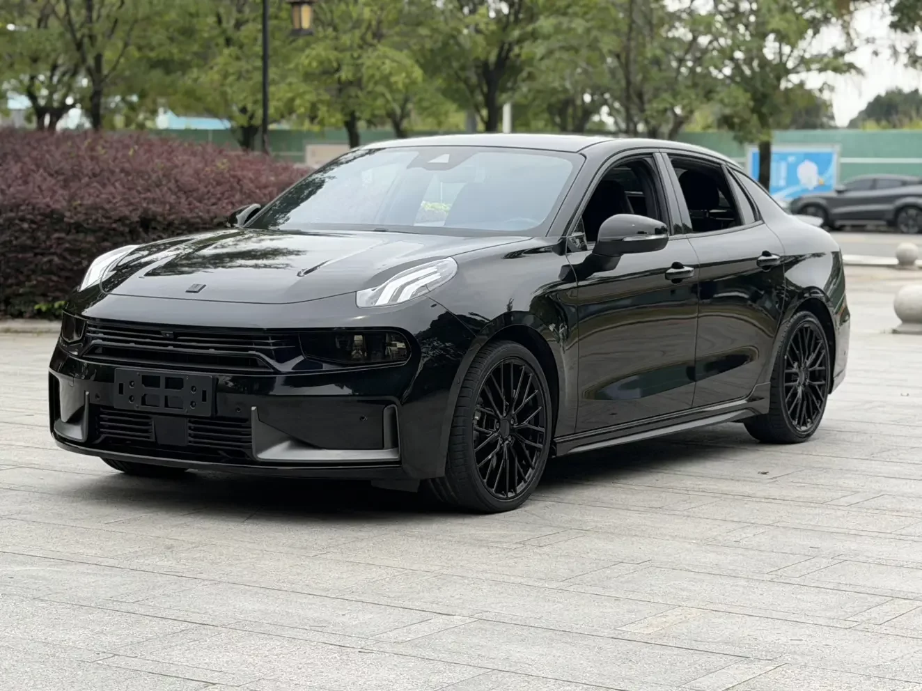 Lynk & Co 03