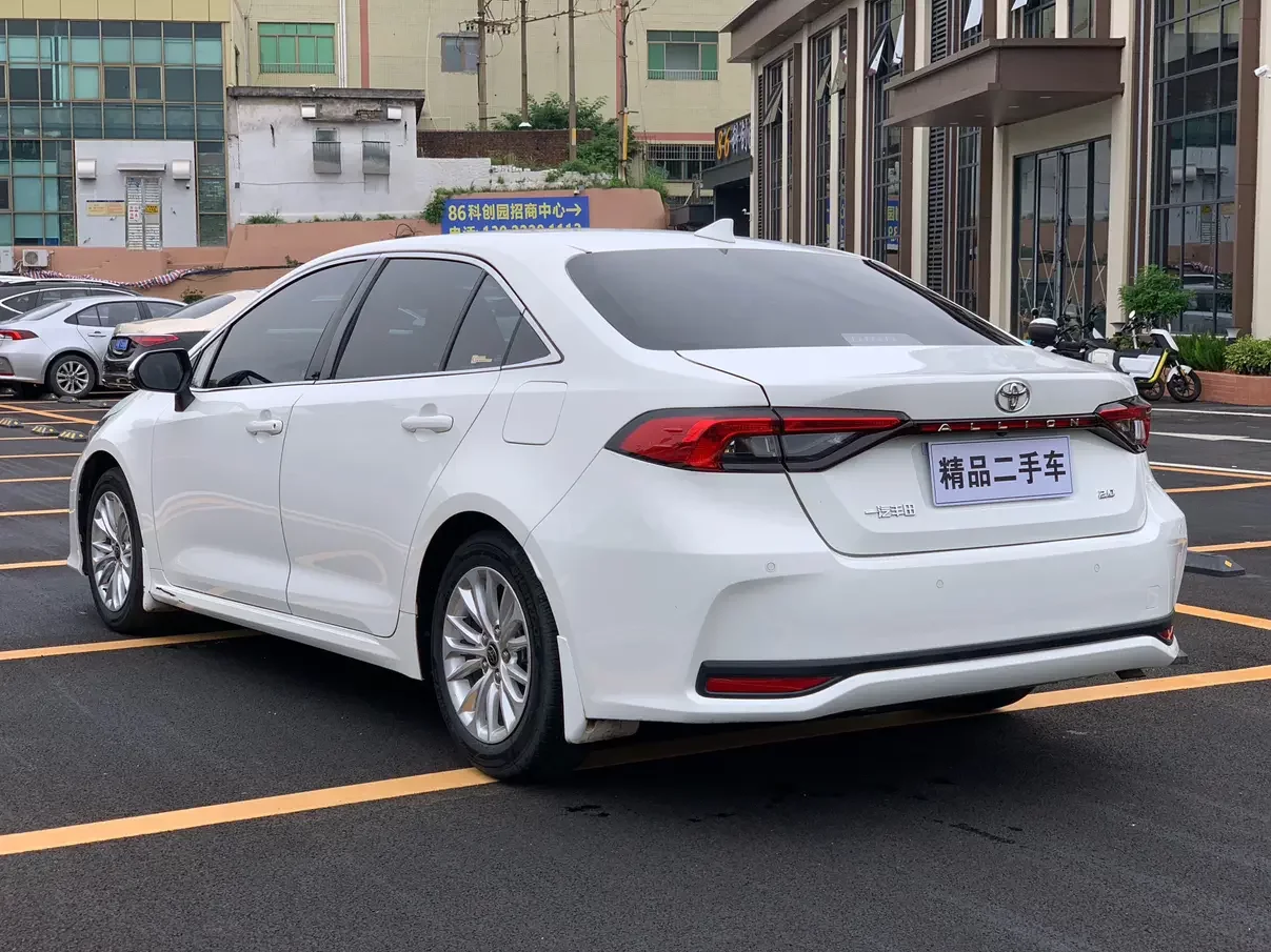 Toyota Asiatic lion