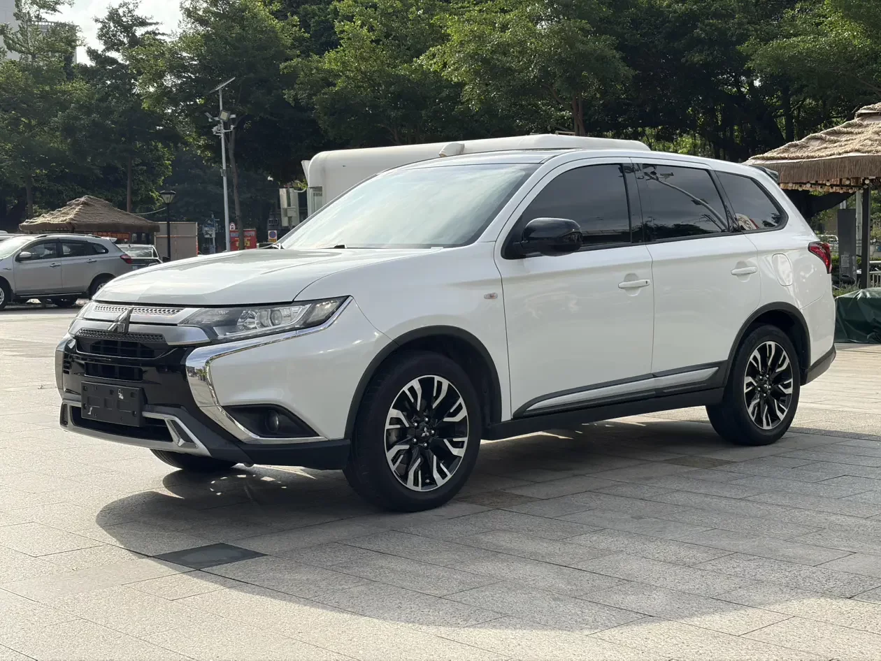 Mitsubishi Outlander  из Китая