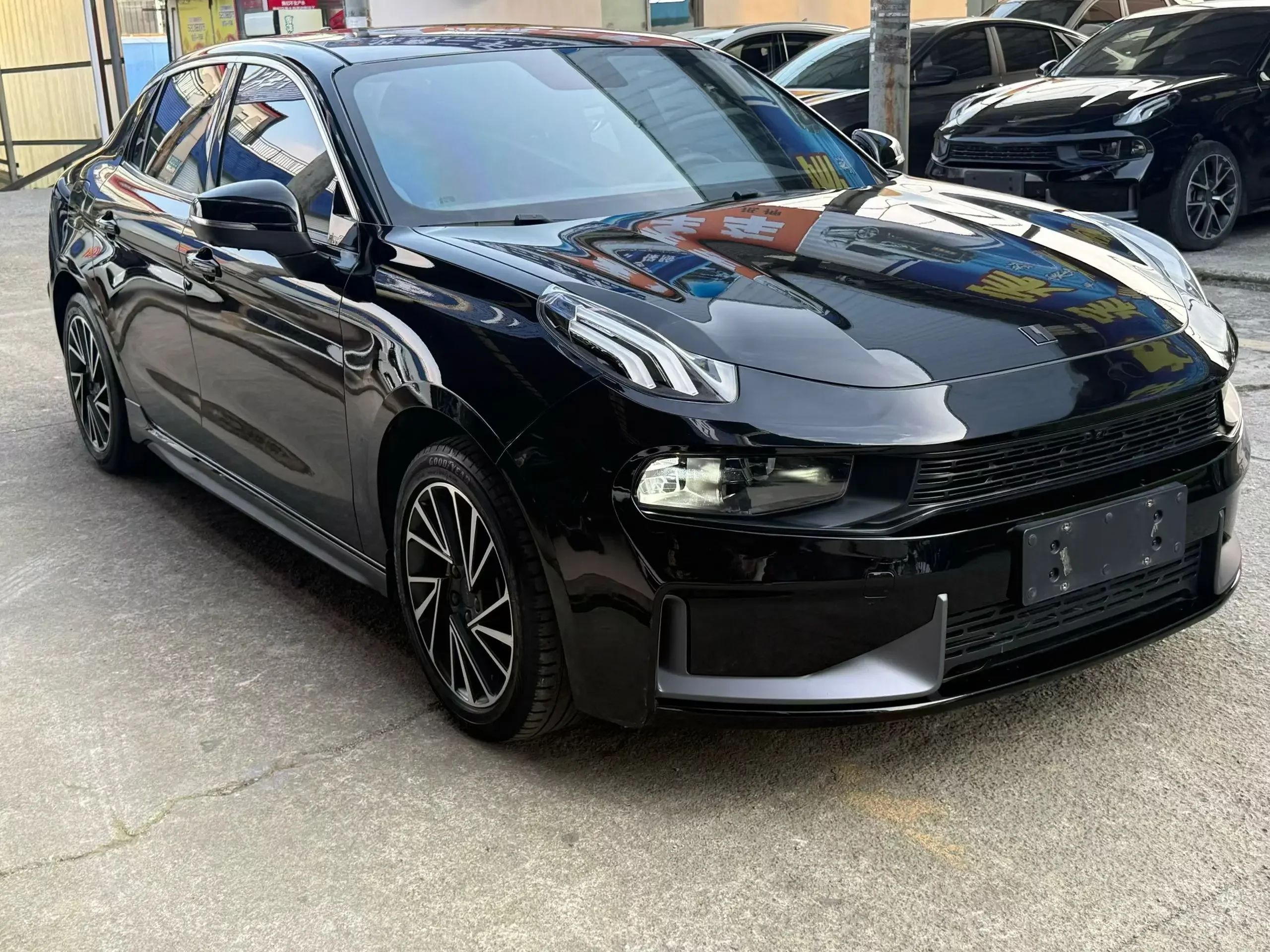 Lynk & Co 03