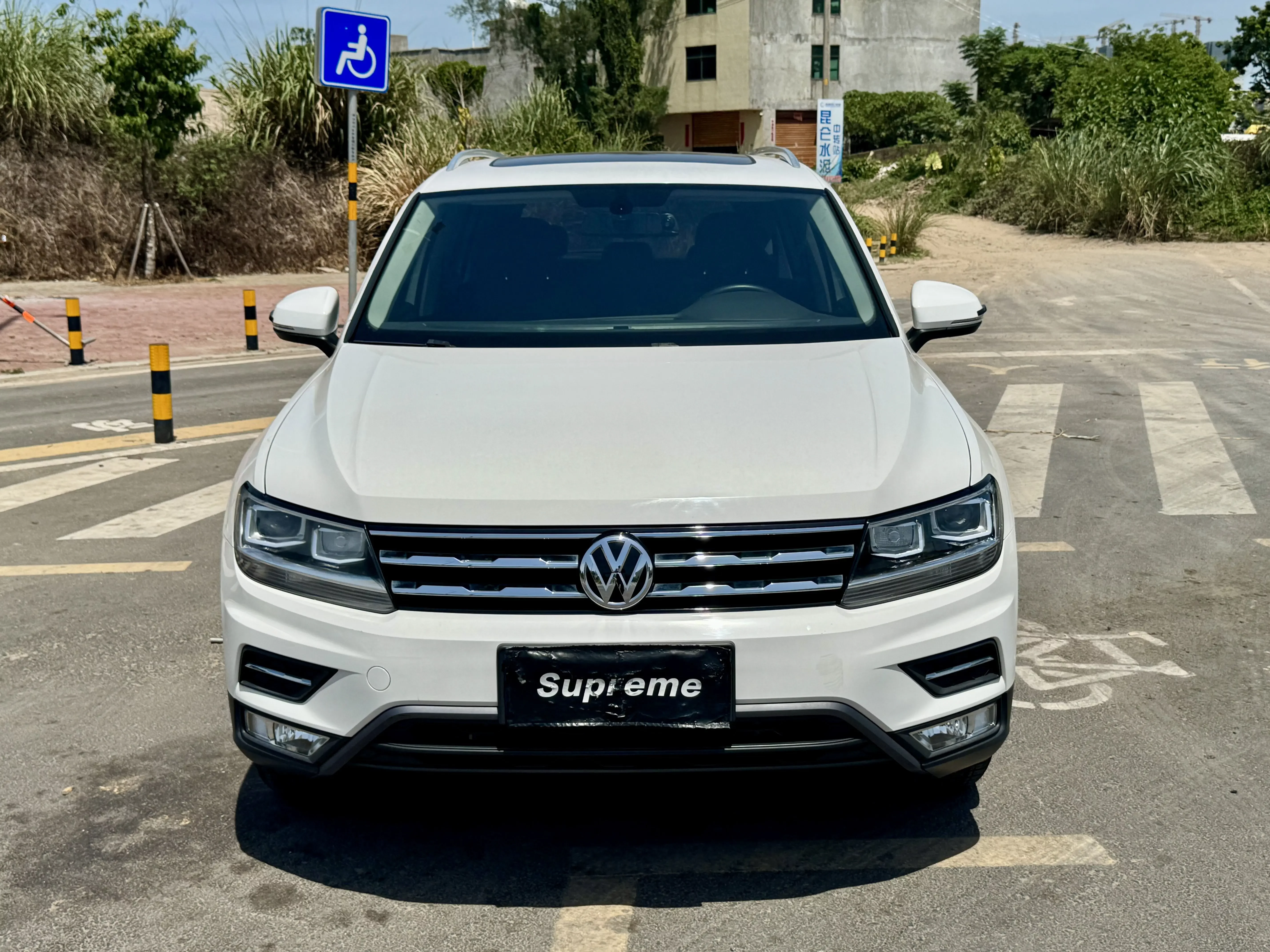 Volkswagen Tiguan L