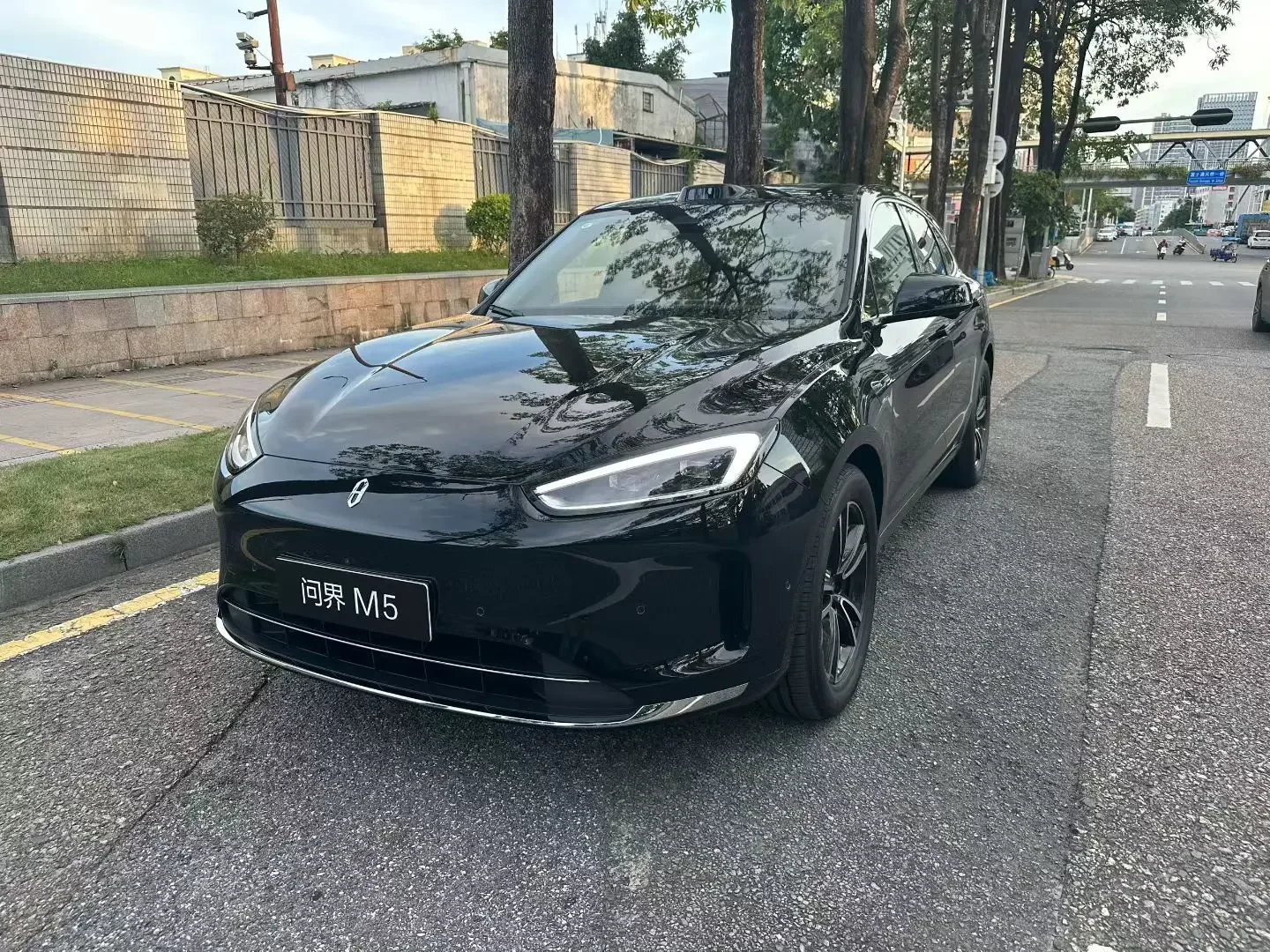 AITO M5