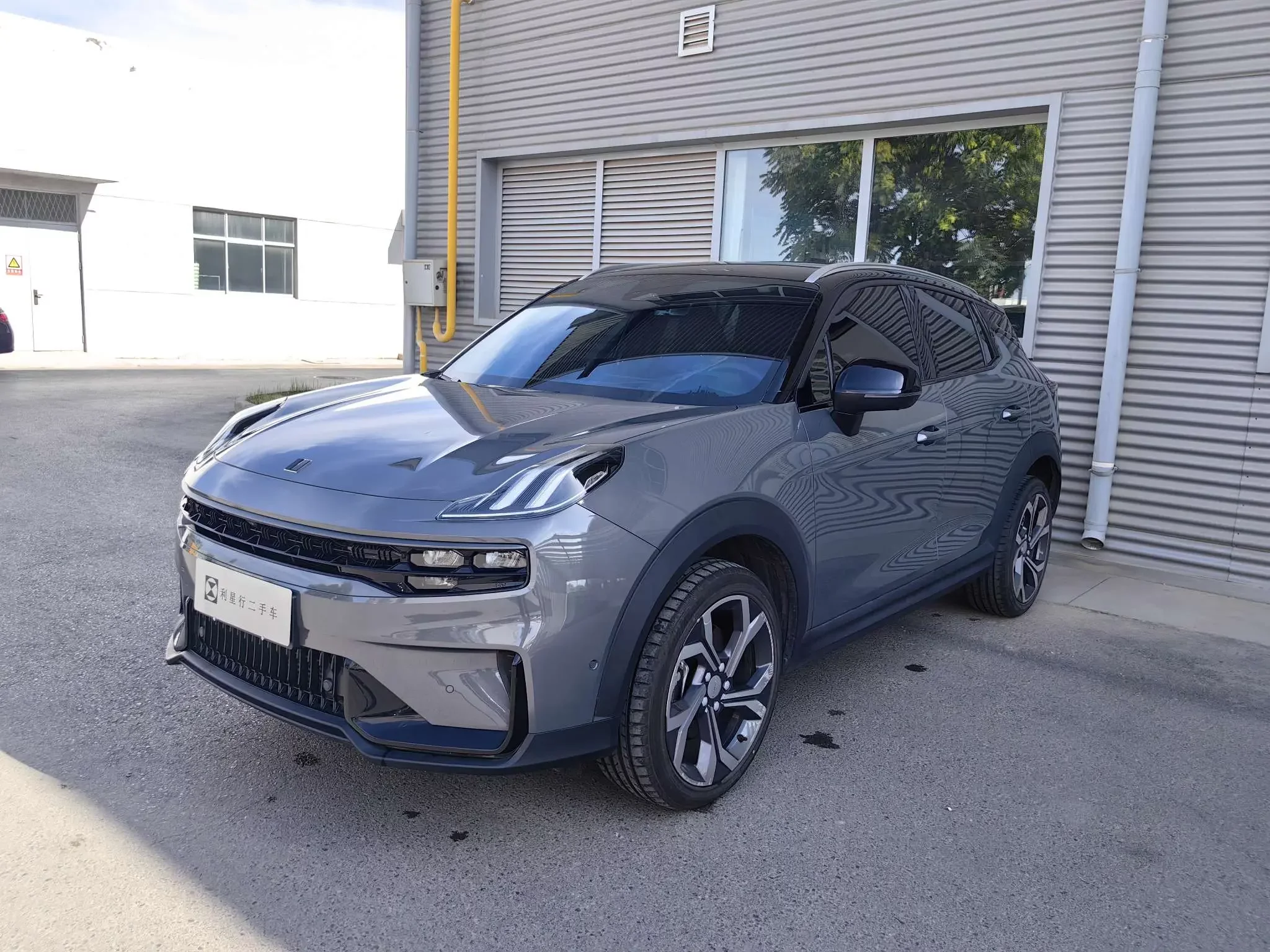 Lynk & Co 06