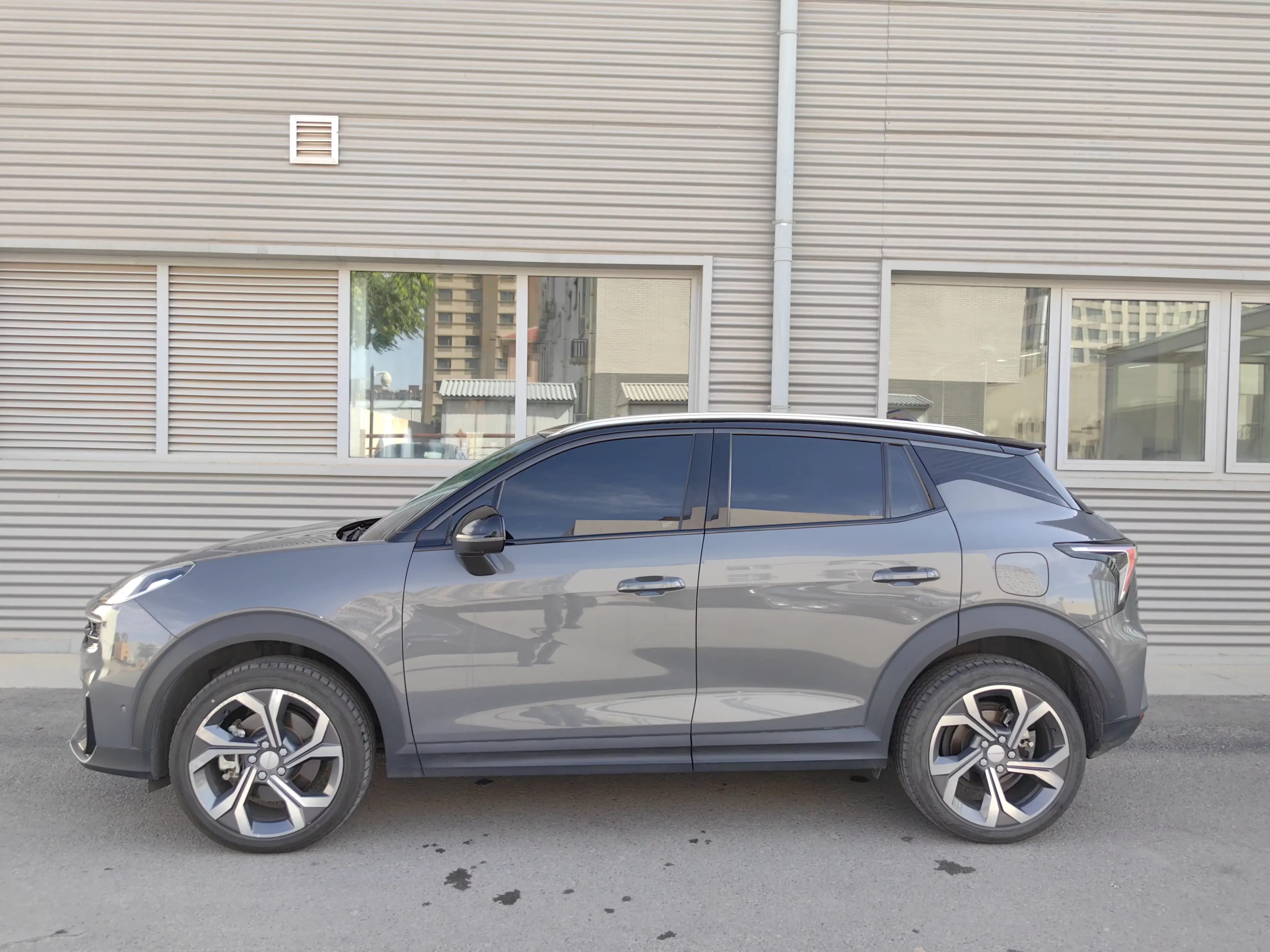 Lynk & Co 06