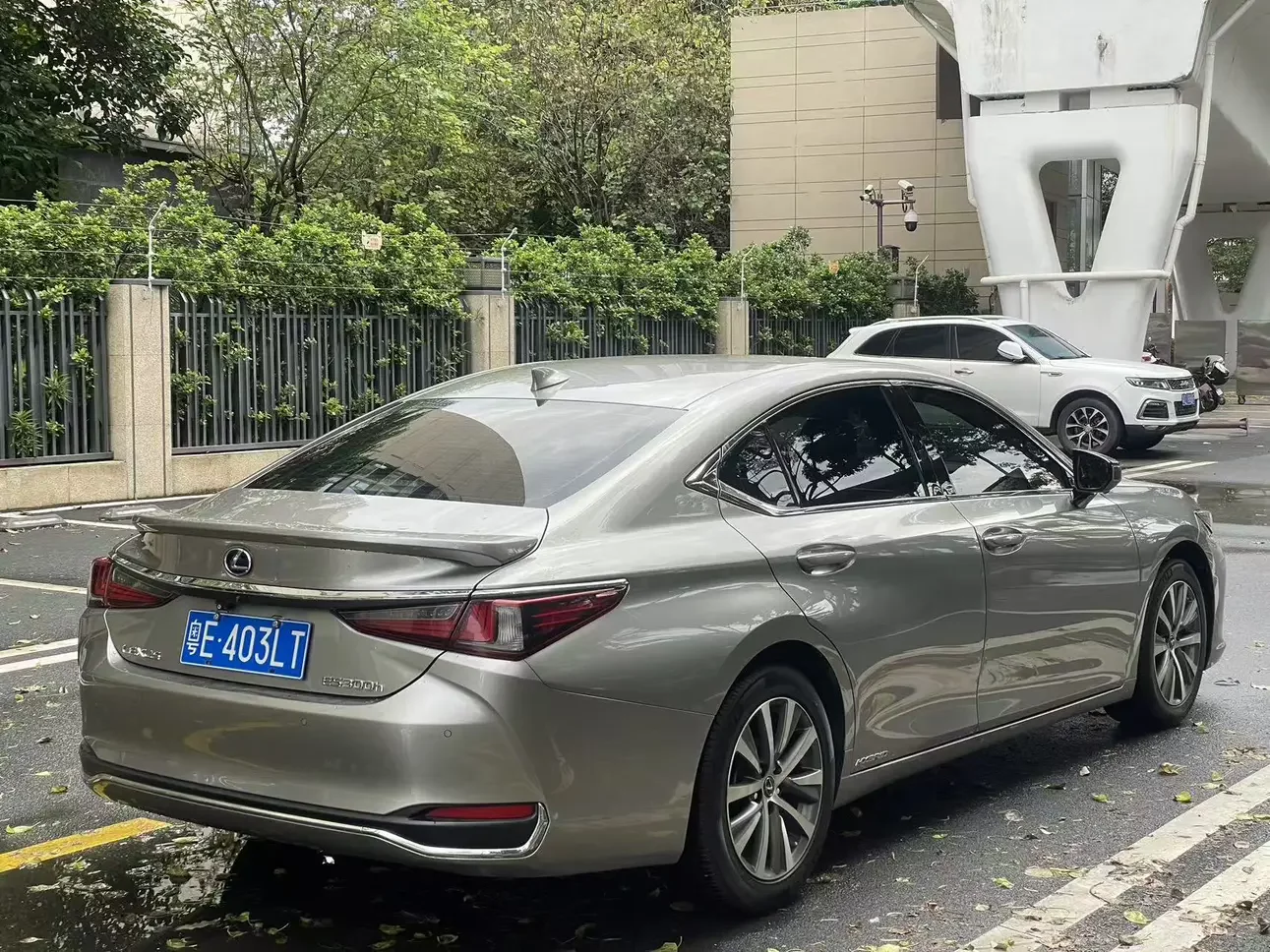 Lexus ES