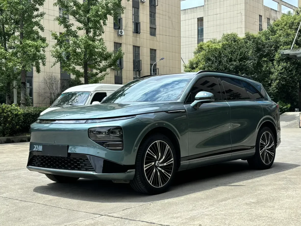 Xpeng G9