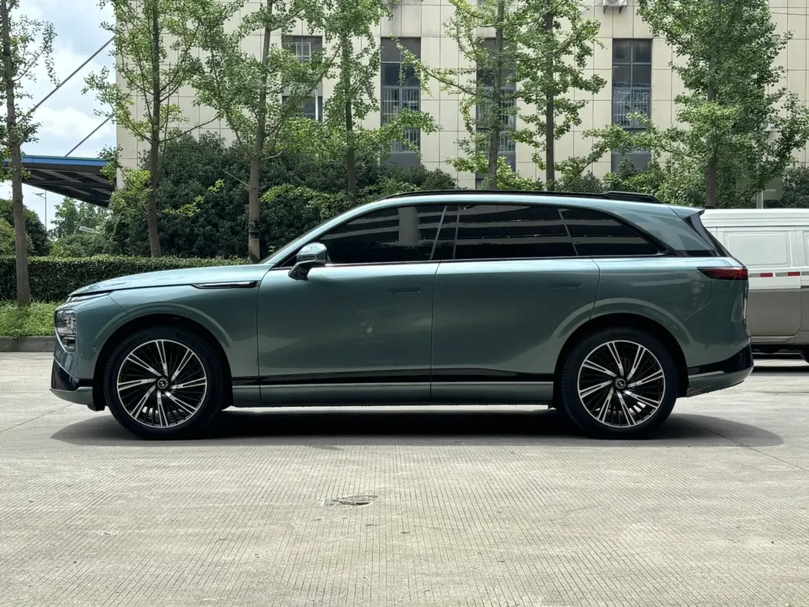 Xpeng G9