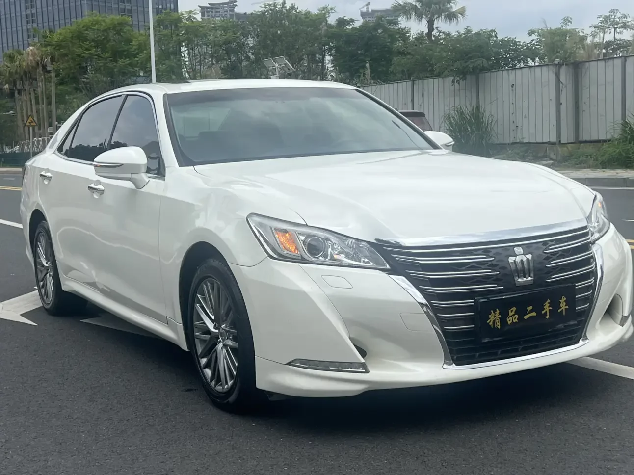 Toyota crown
