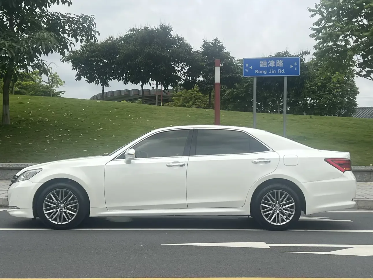 Toyota crown