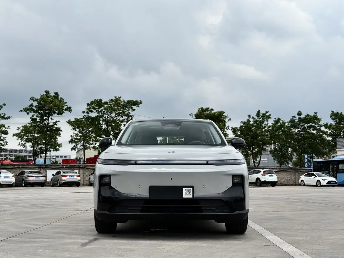 Leapmotor B10