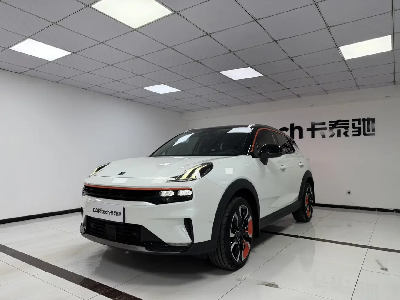 Lynk & Co 06