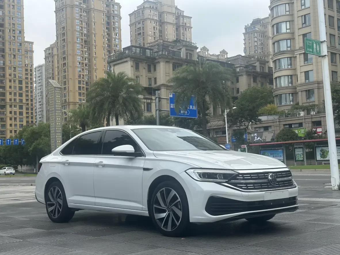 Volkswagen Sagitar