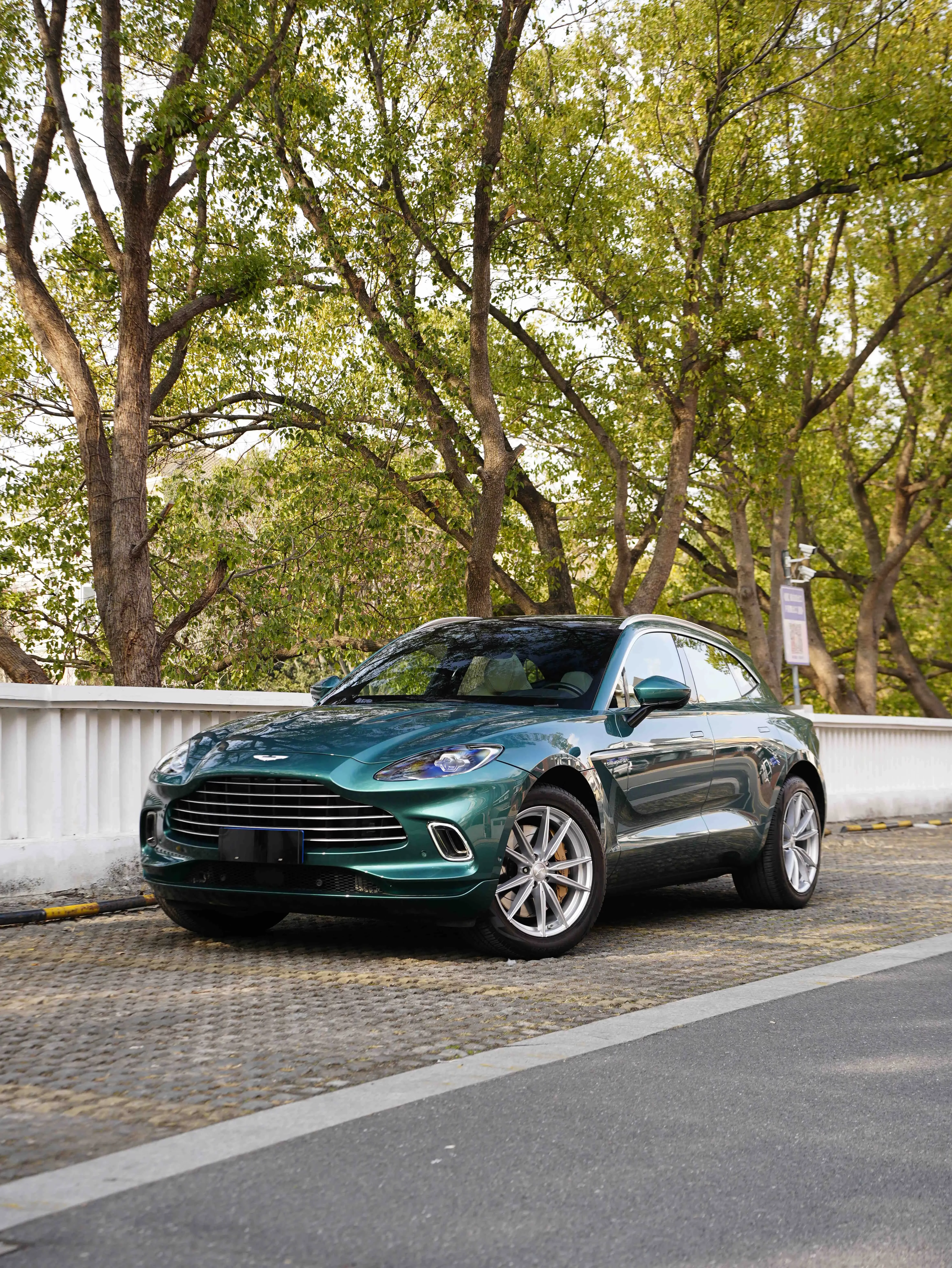 Aston Martin DBX