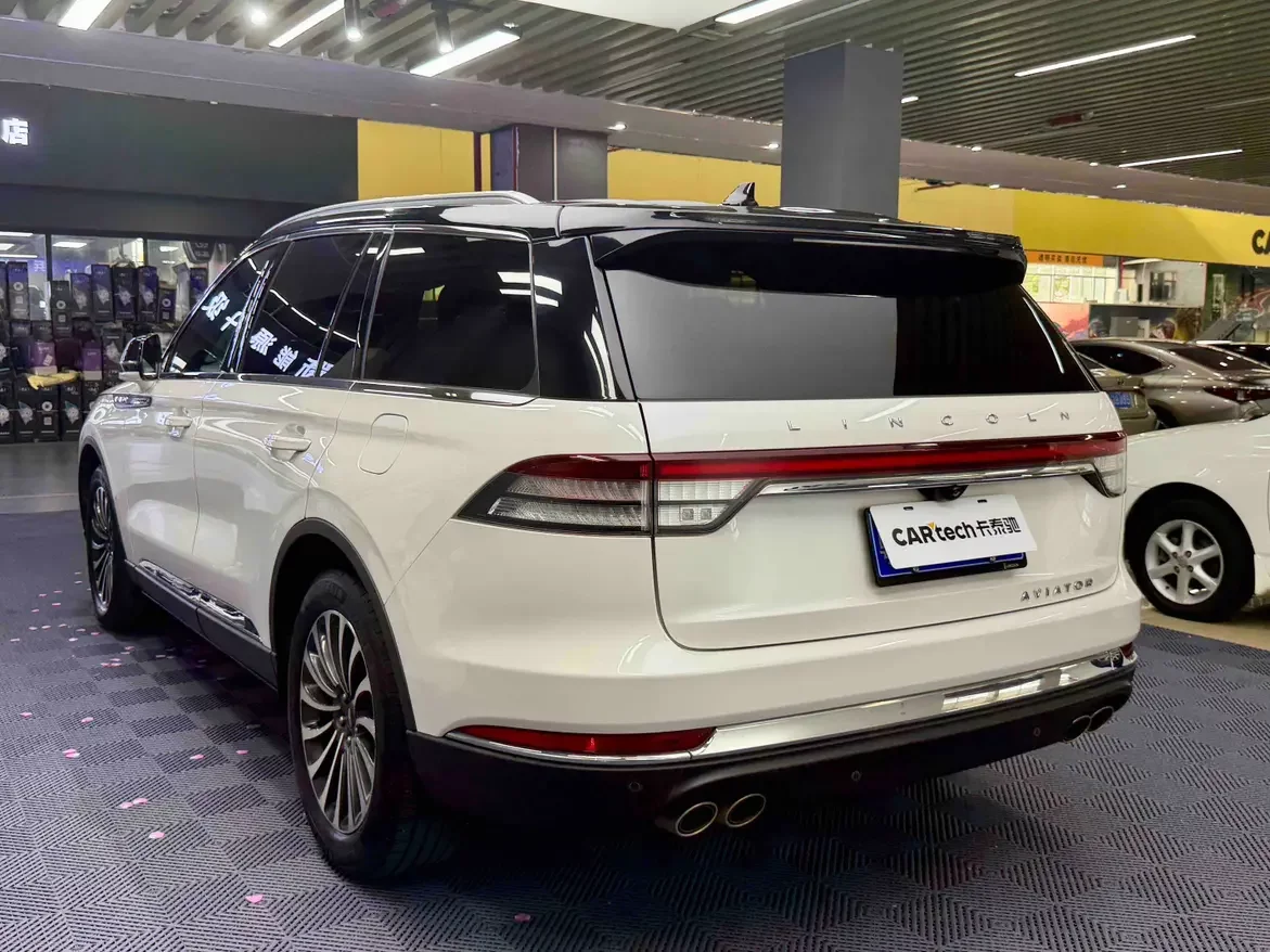 Lincoln aviator