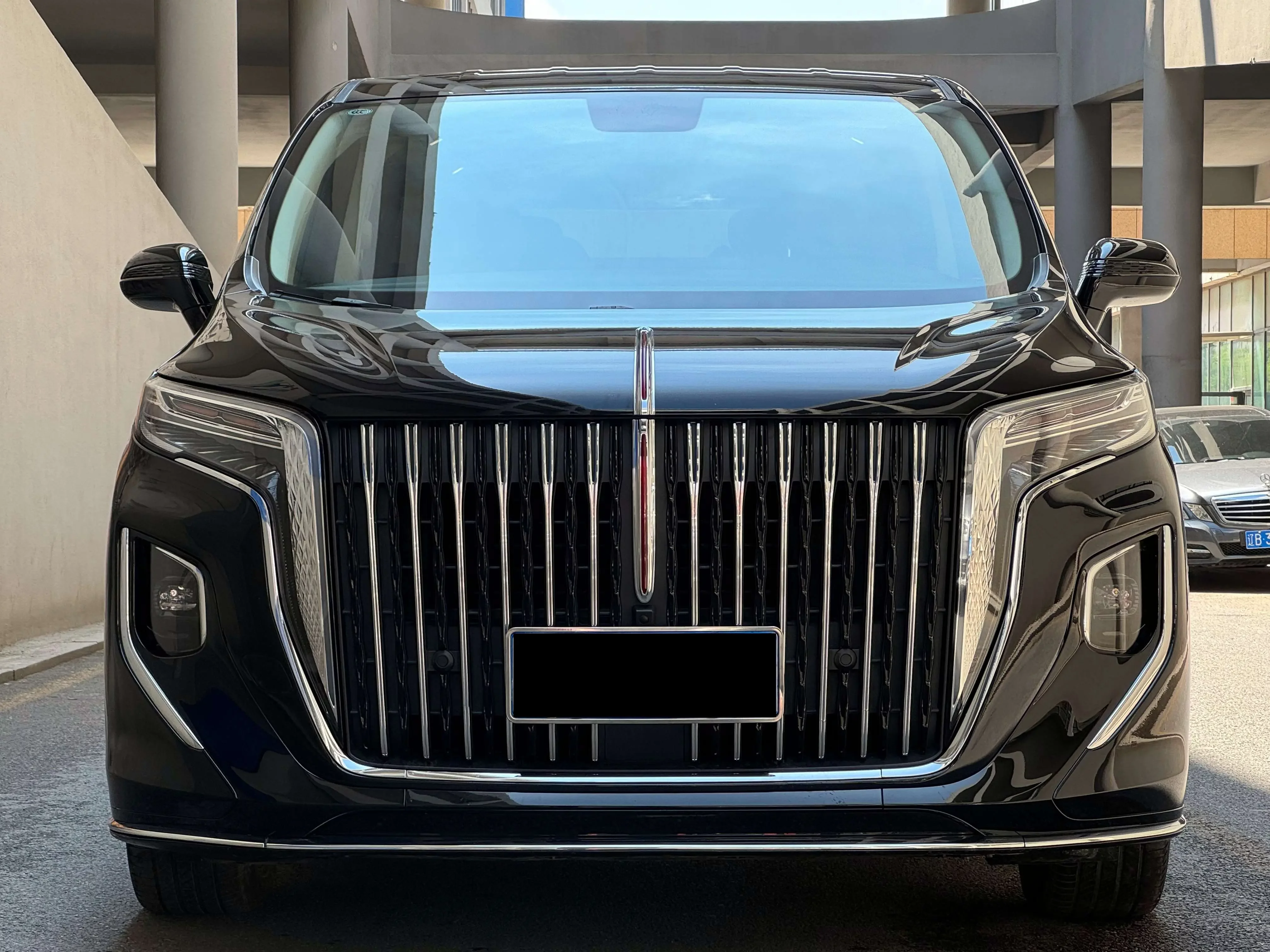 Hongqi HQ9