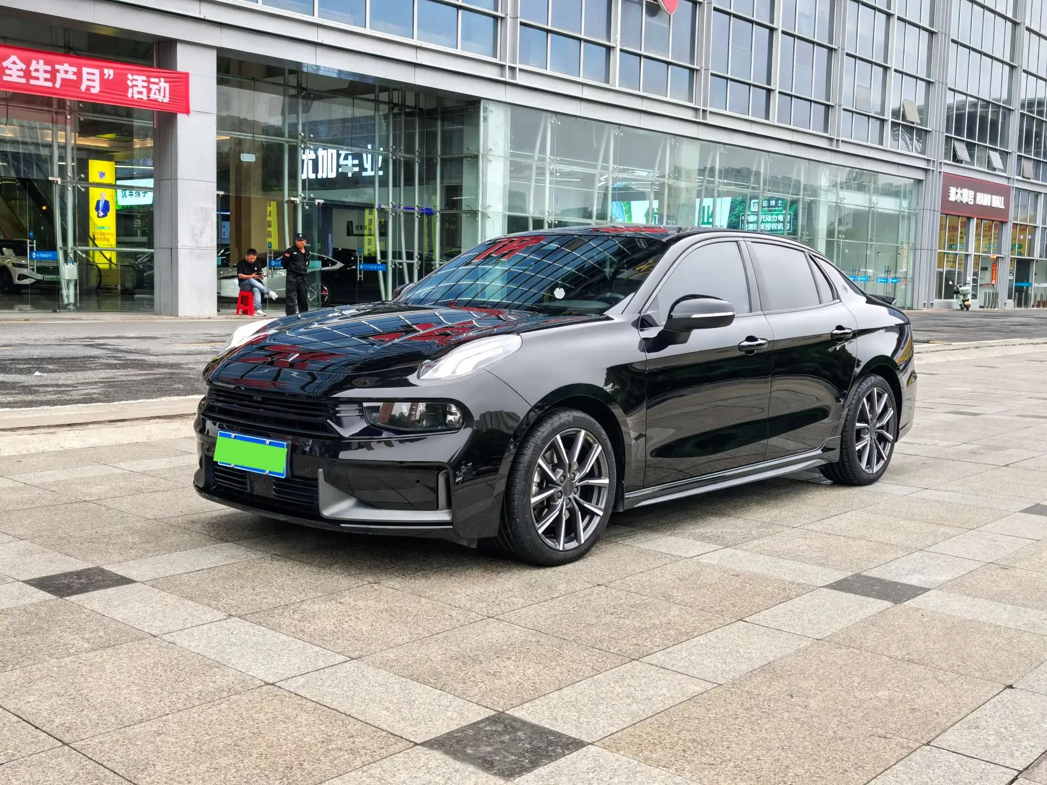 Lynk & Co 03
