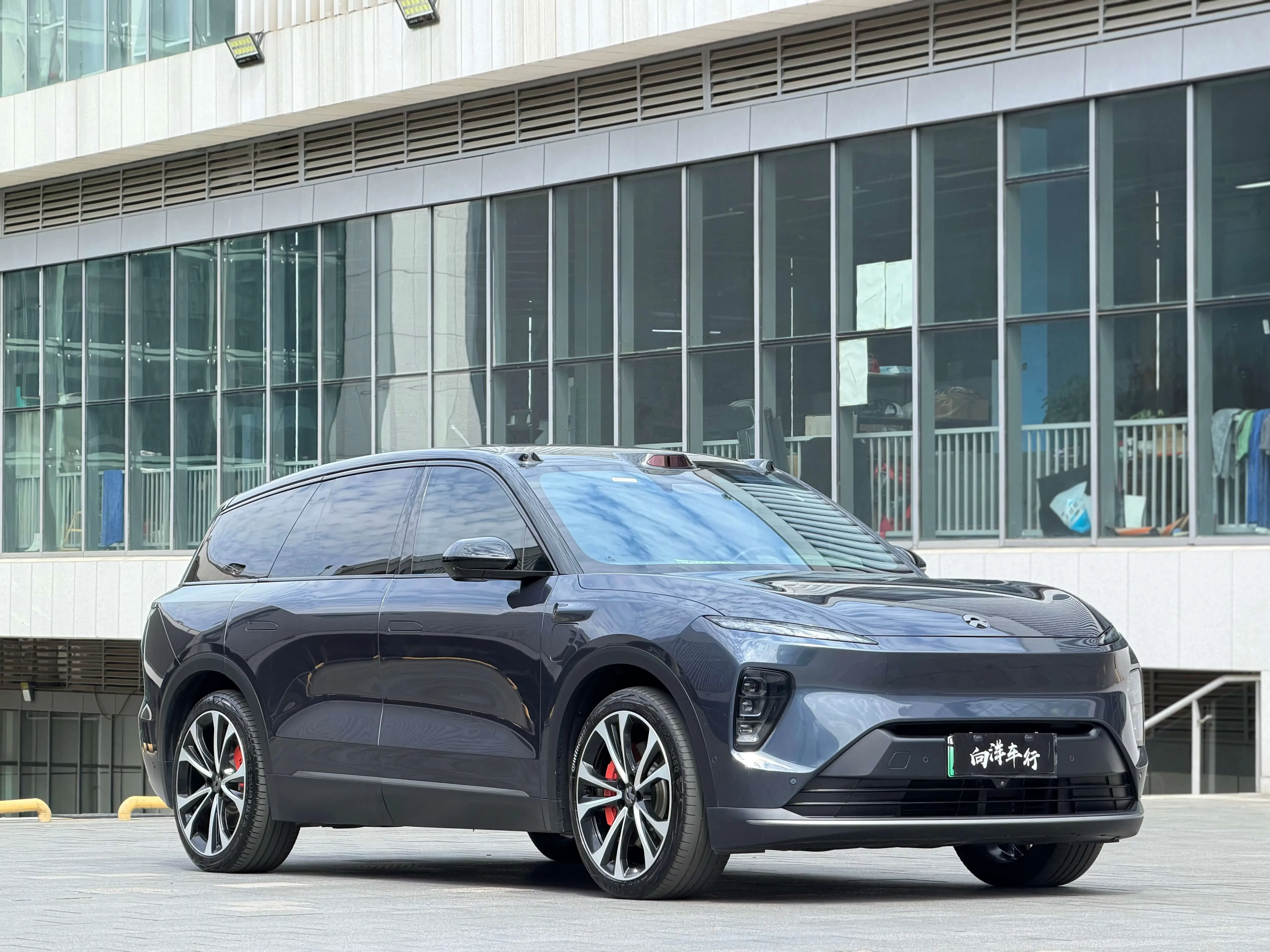 NIO ES8