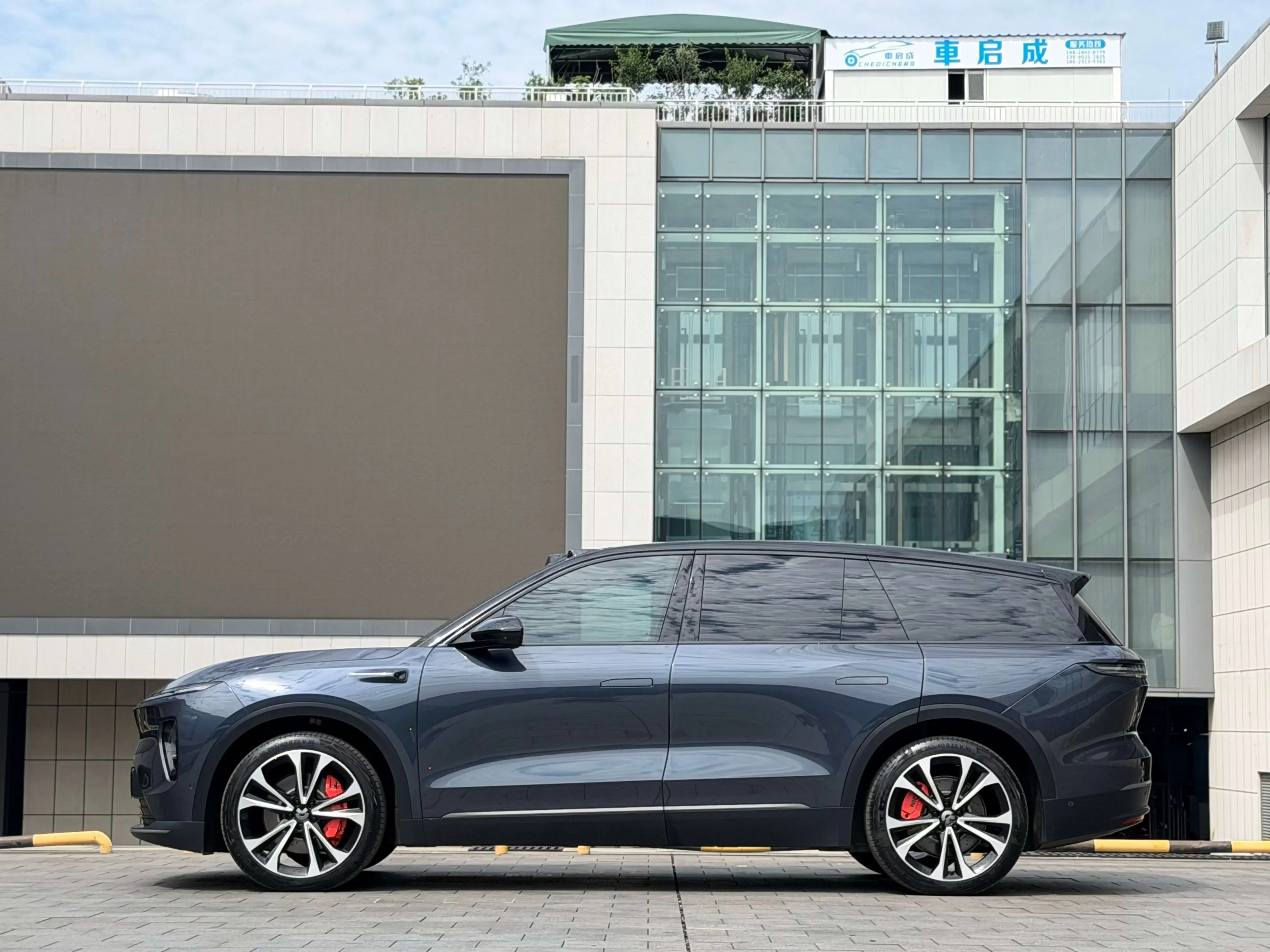 NIO ES8