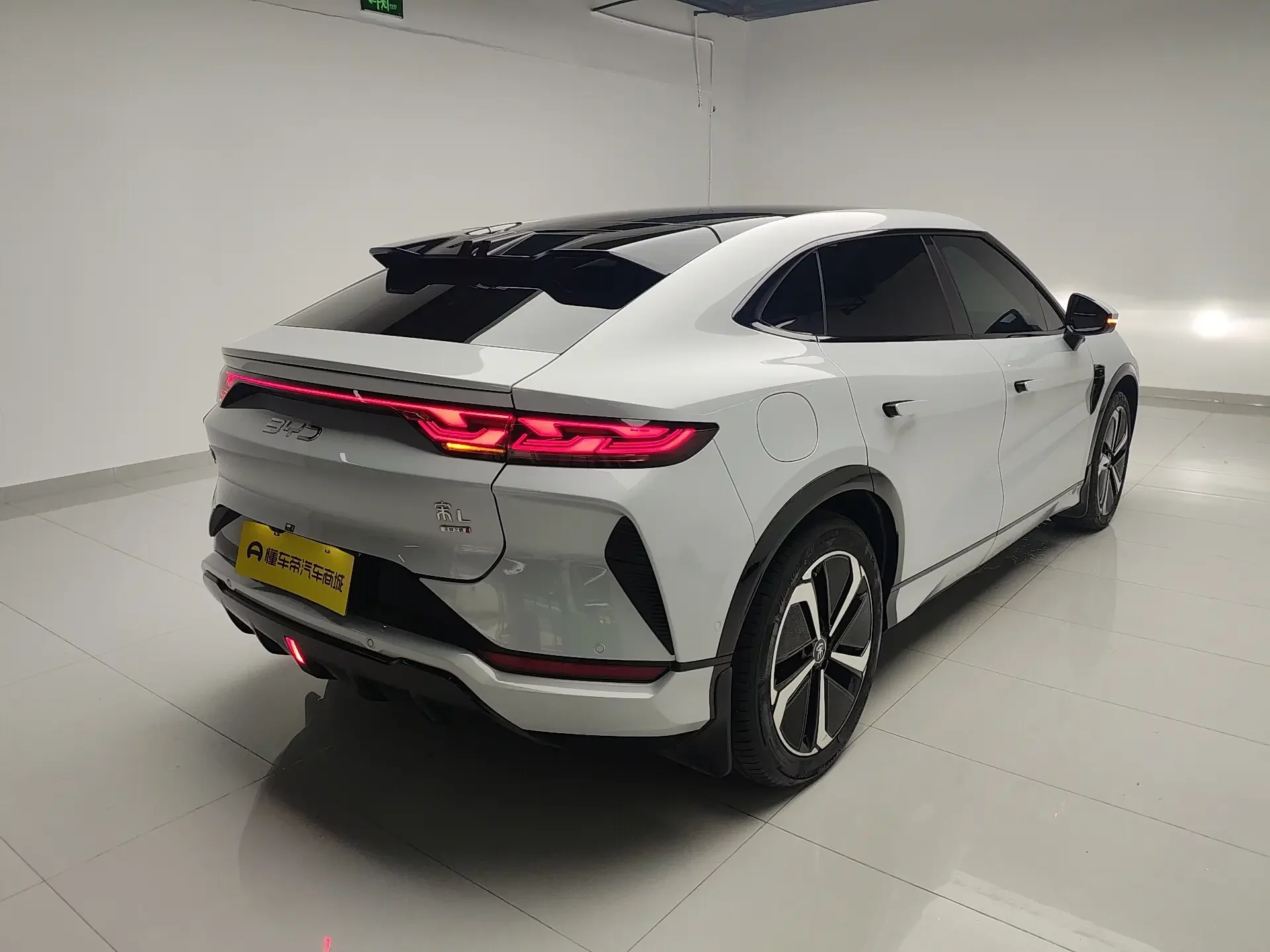 BYD Song L EV
