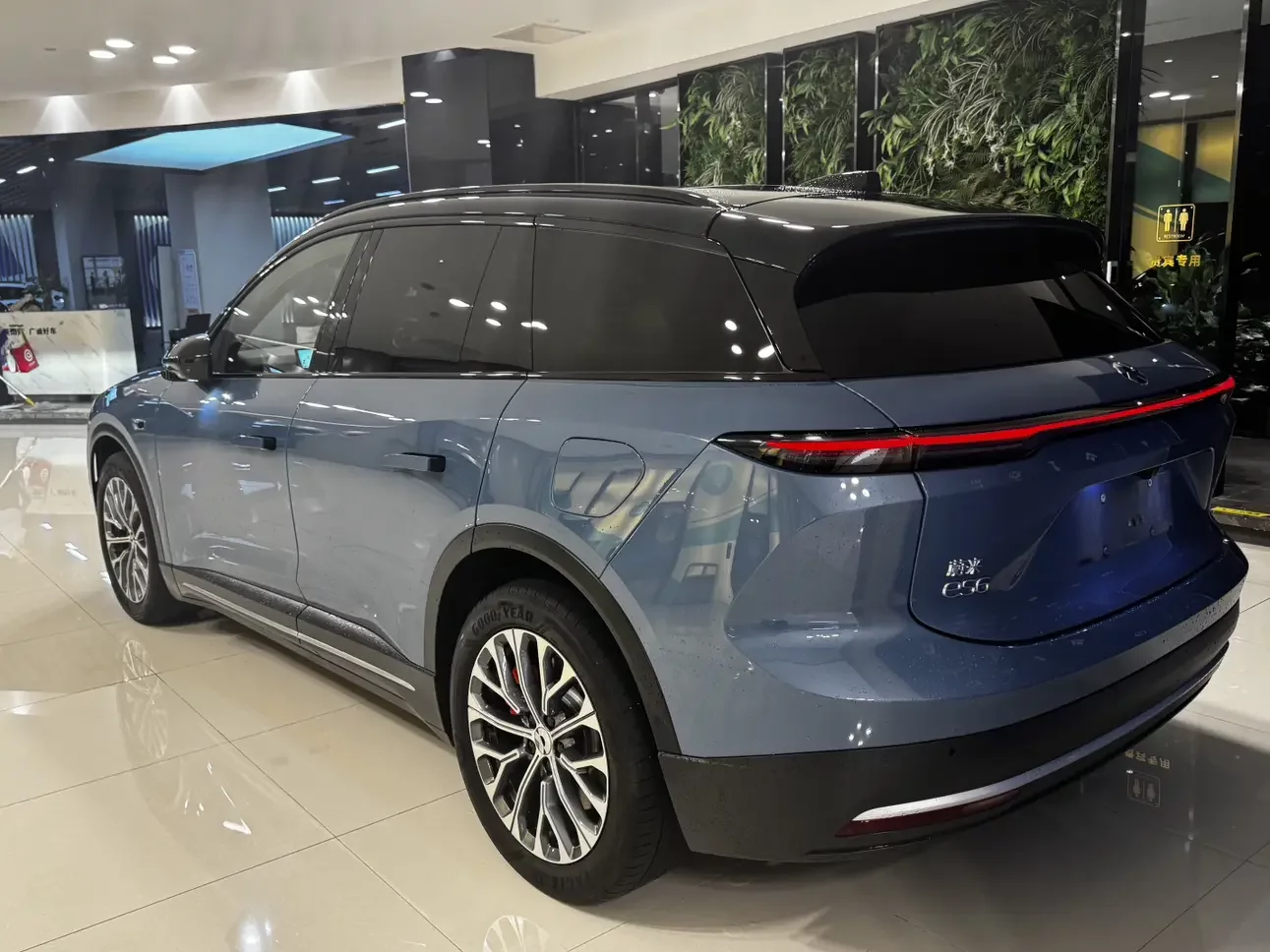 NIO ES6