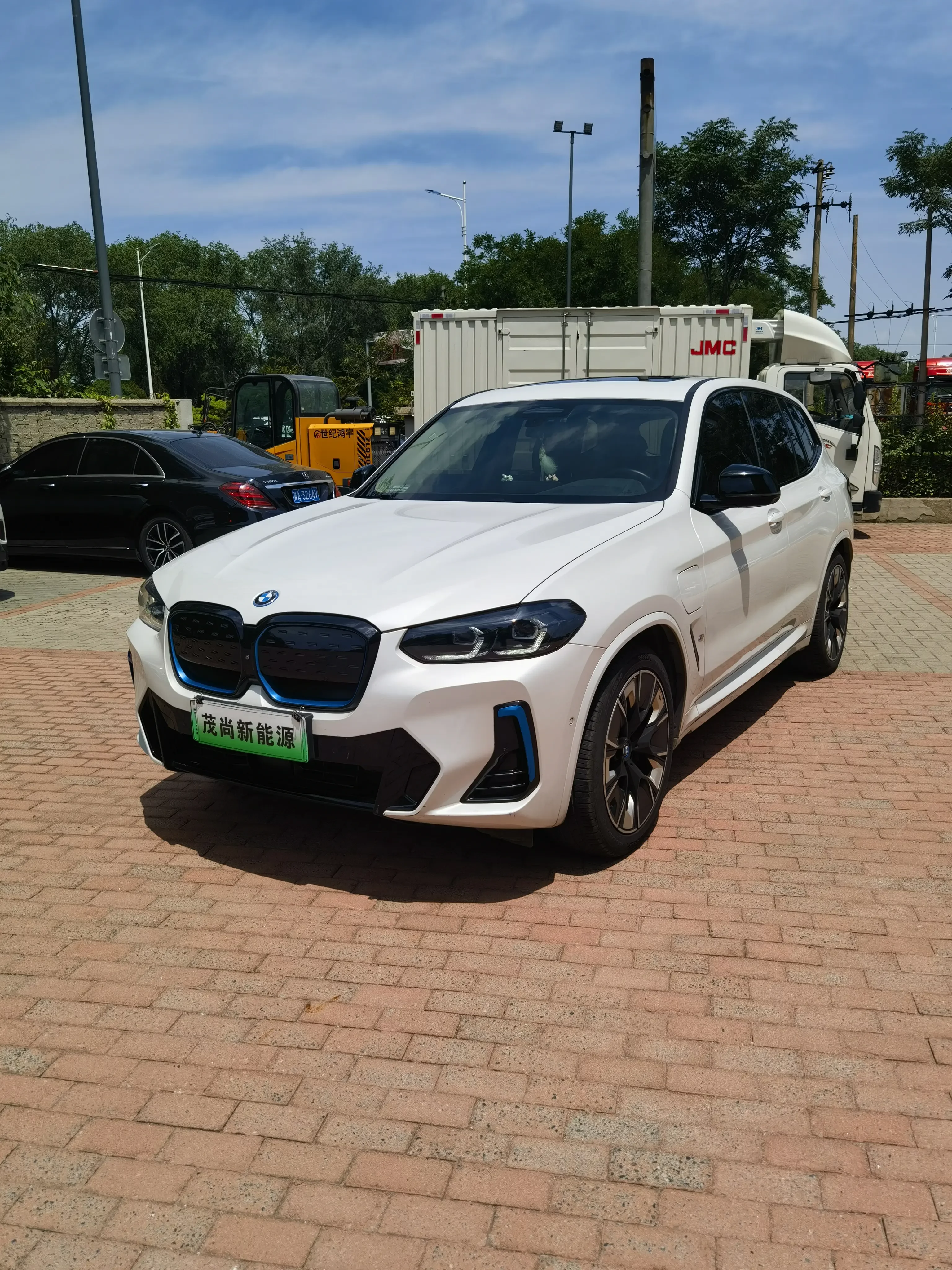 BMW iX3