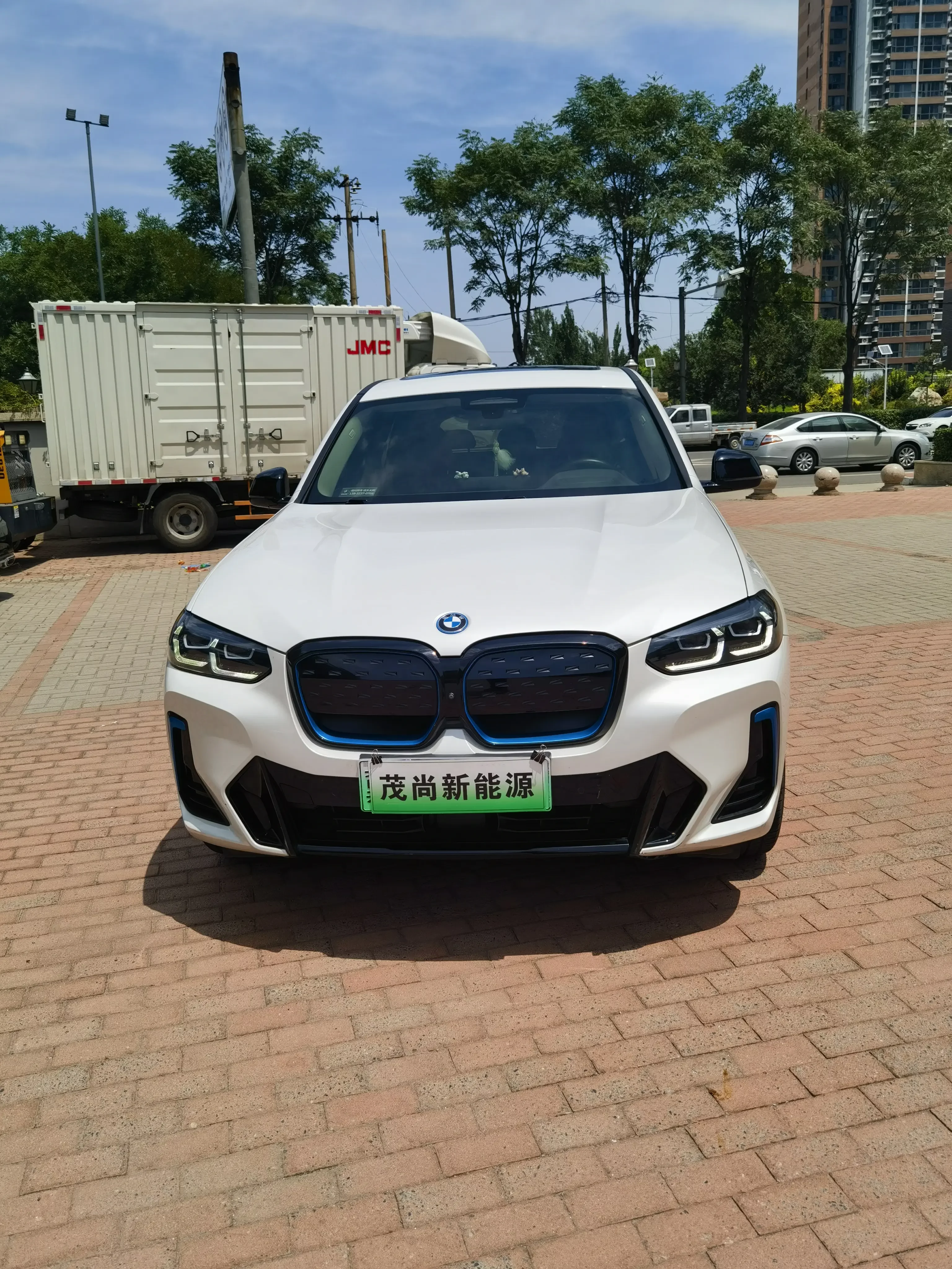 BMW iX3