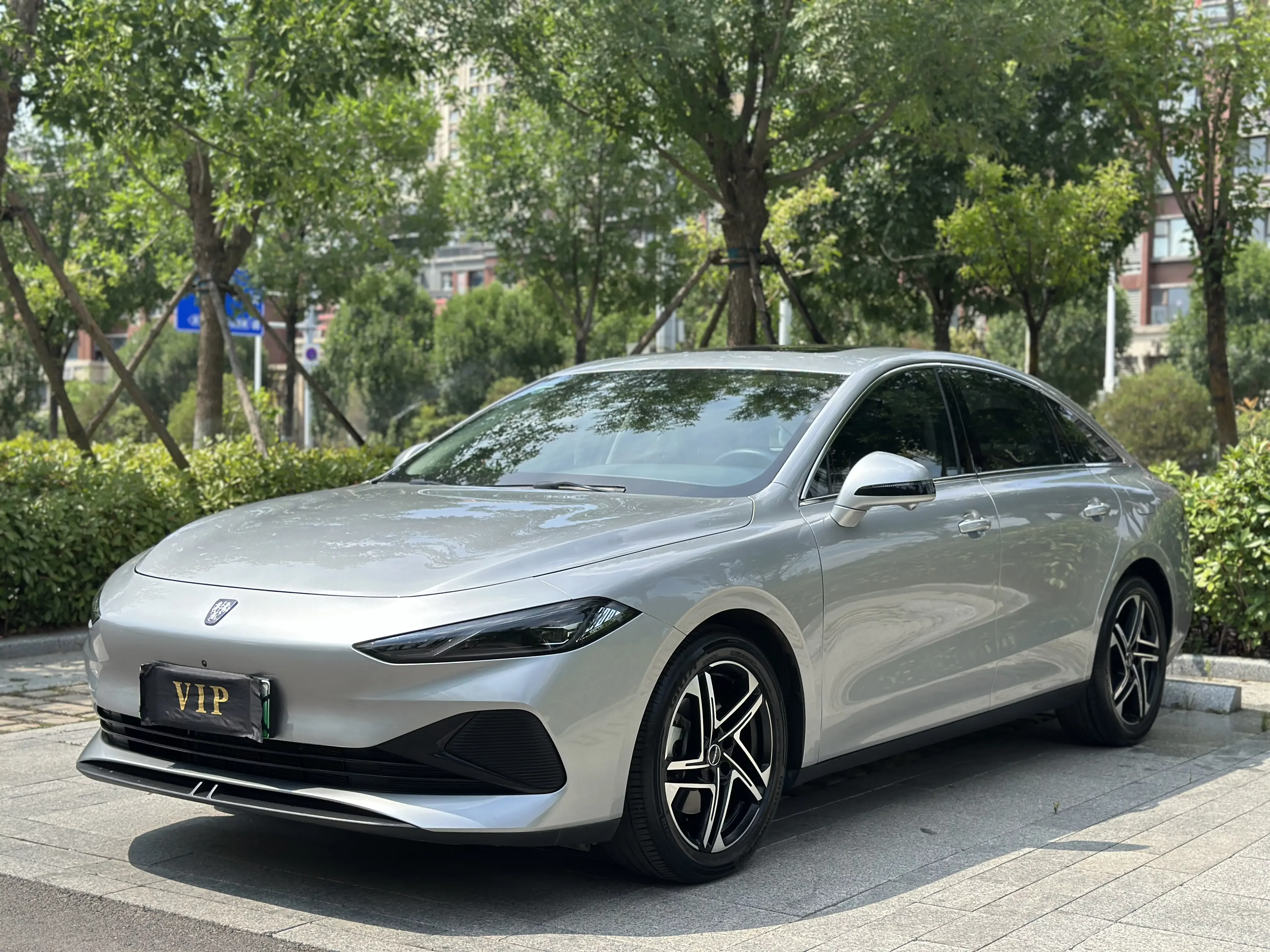 Roewe D7 DMH