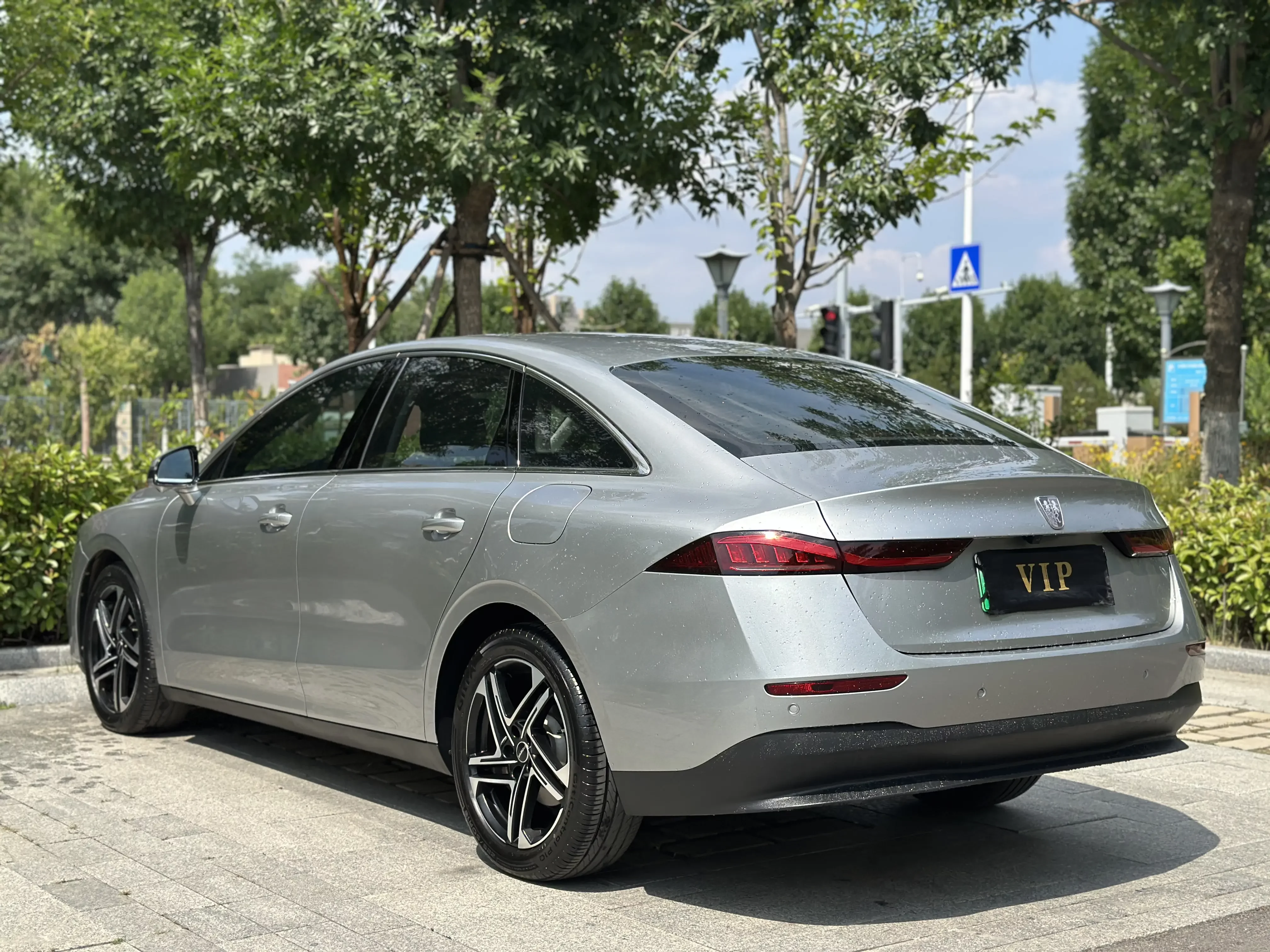 Roewe D7 DMH