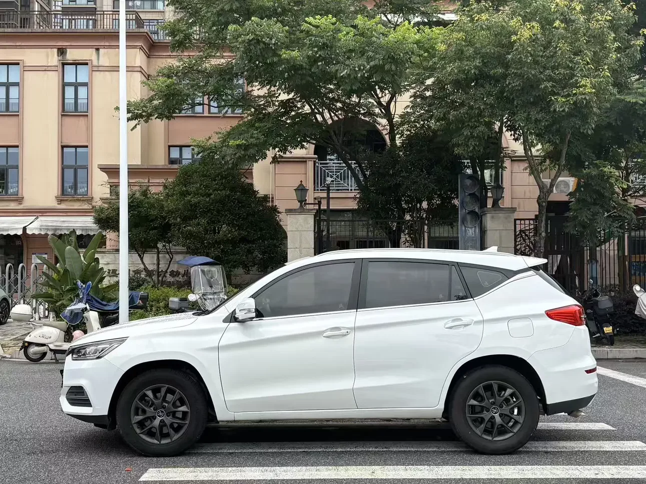 BYD Song