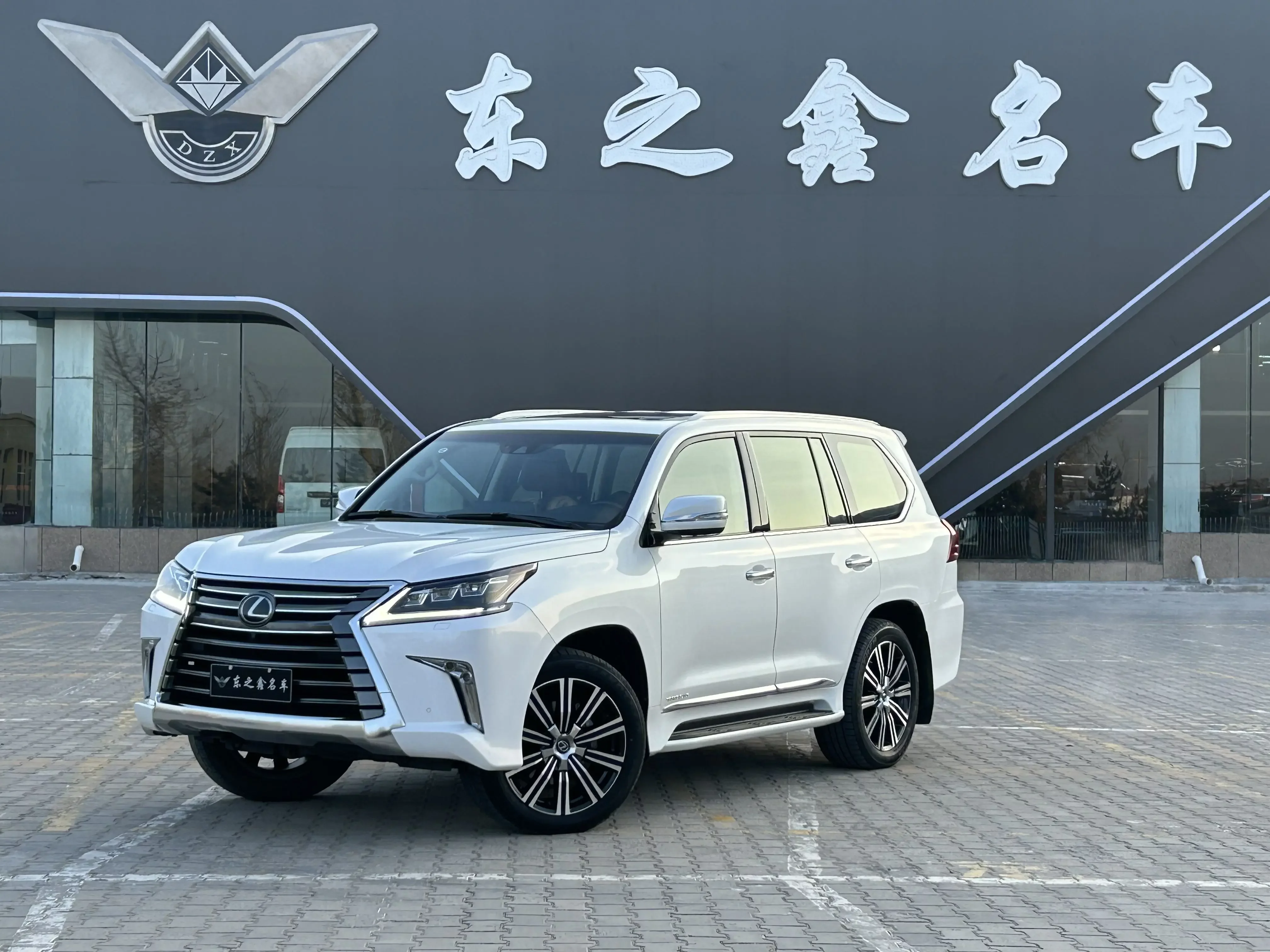Lexus LX