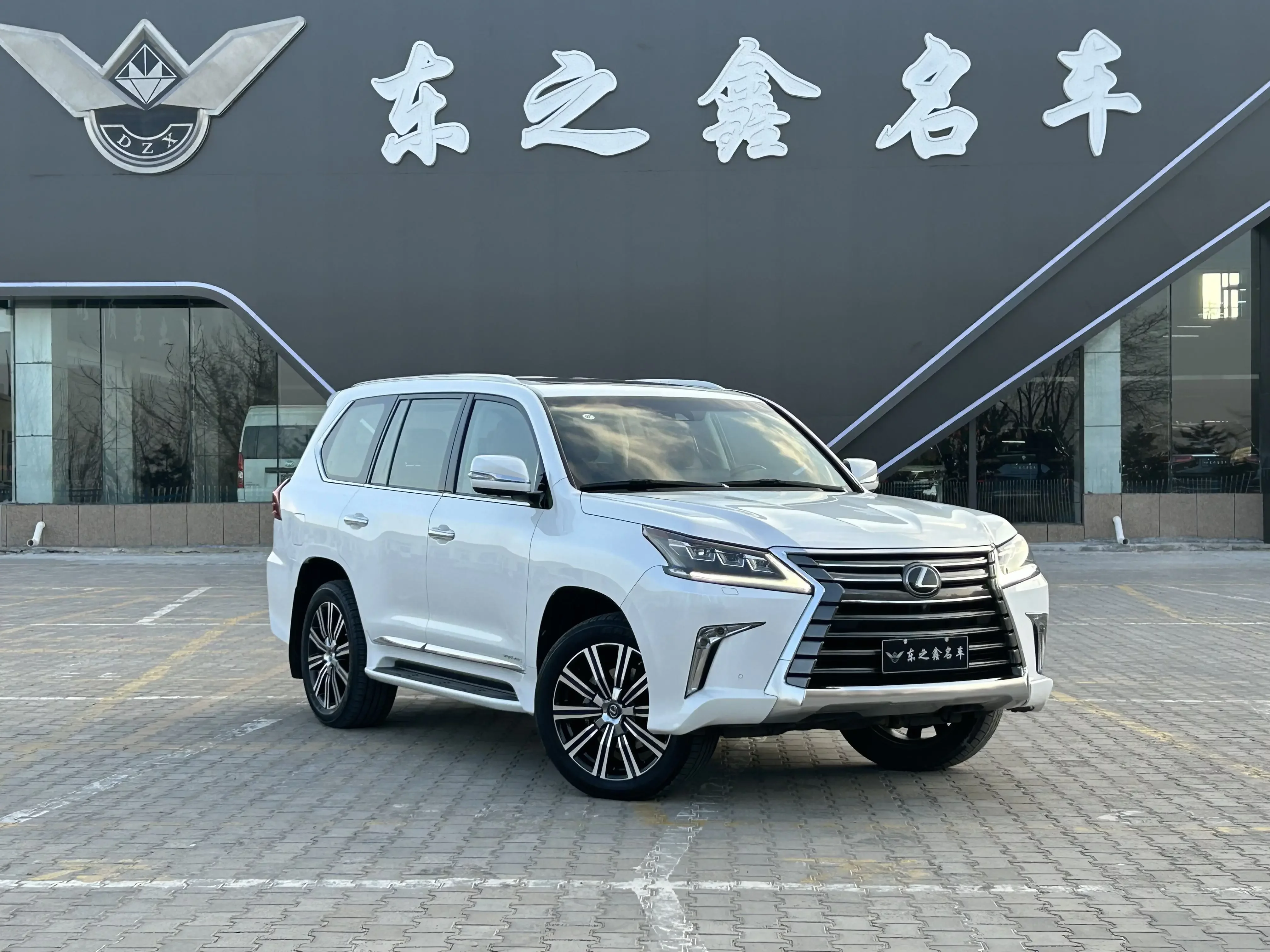 Lexus LX