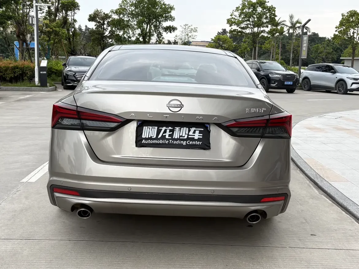 Nissan Altima