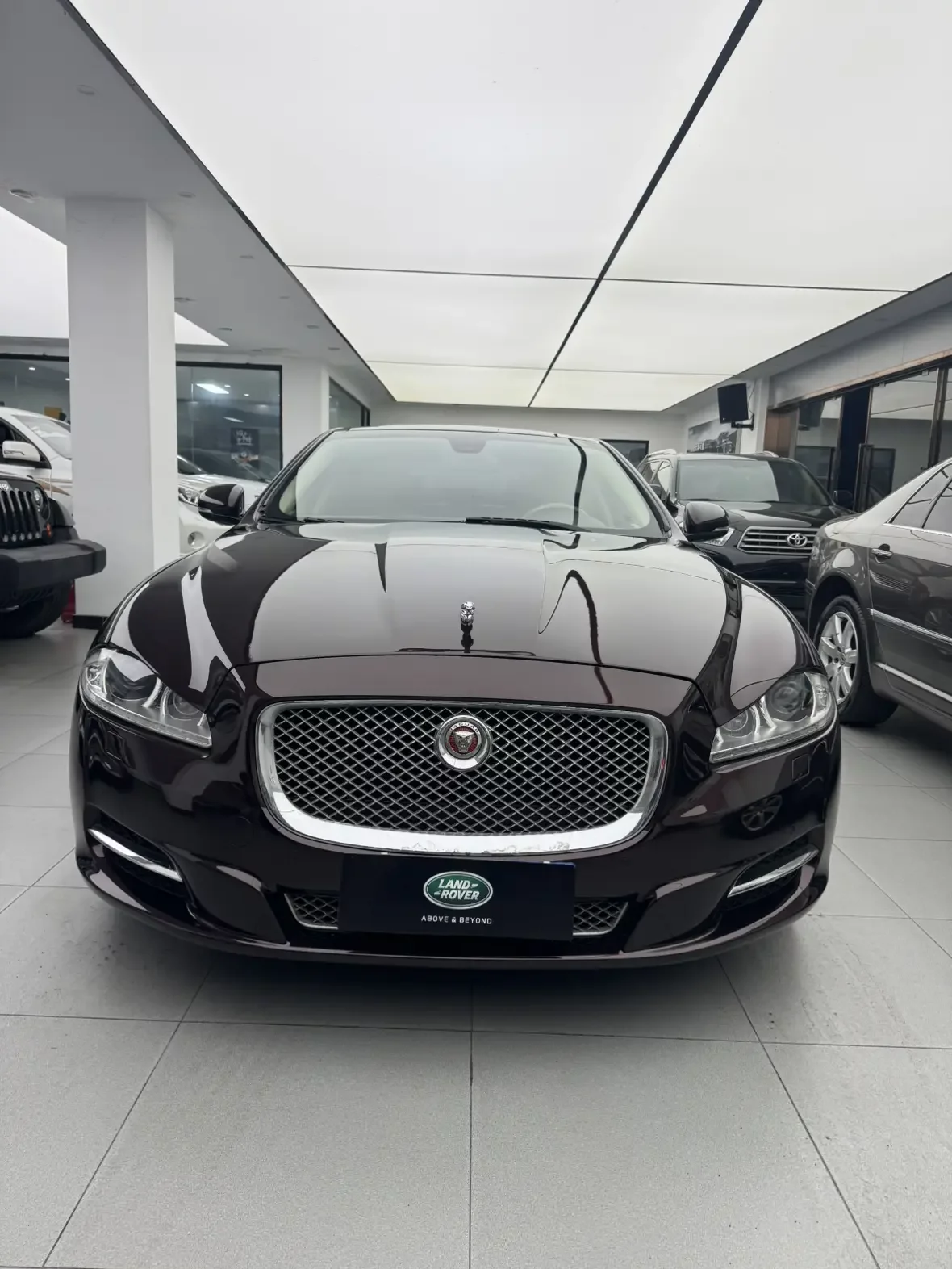 Jaguar XJ