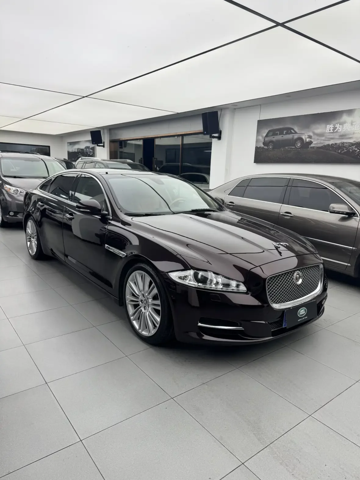 Jaguar XJ