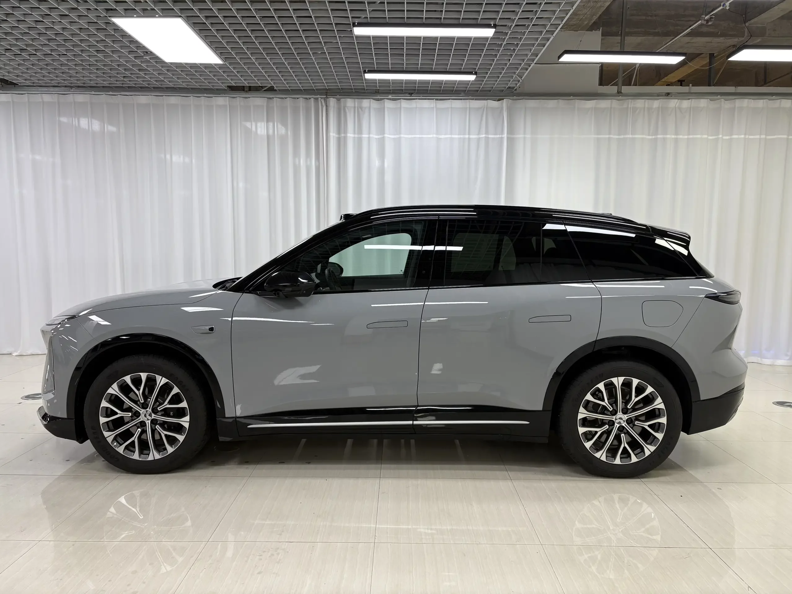 NIO ES6