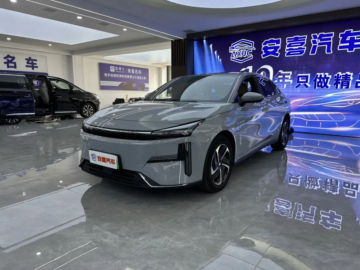 Geely Galaxy L6