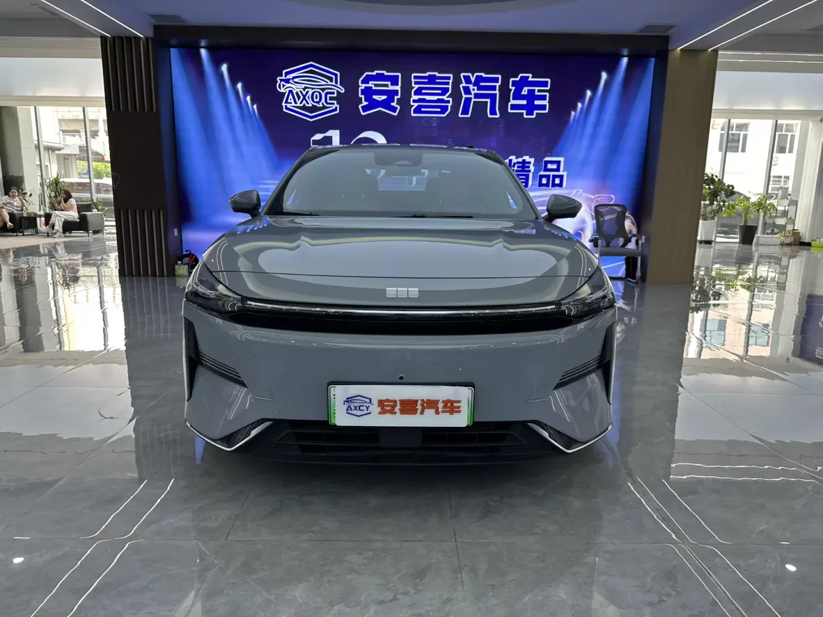 Geely Galaxy L6