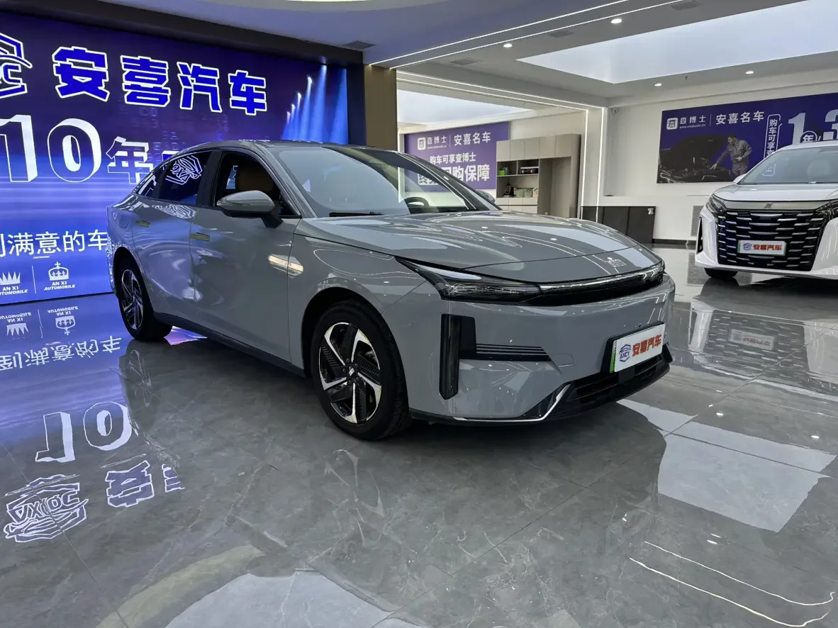 Geely Galaxy L6