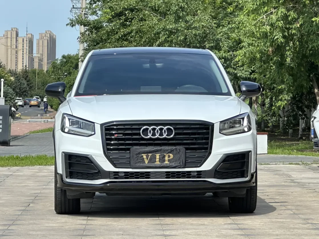 Audi Q2L