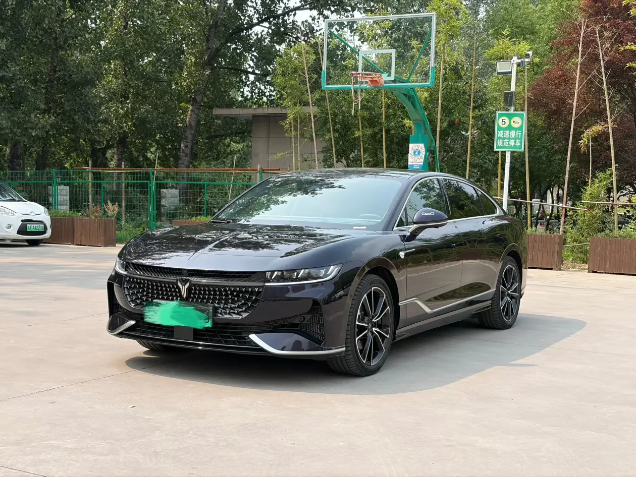 Voyah Passion PHEV  из Китая