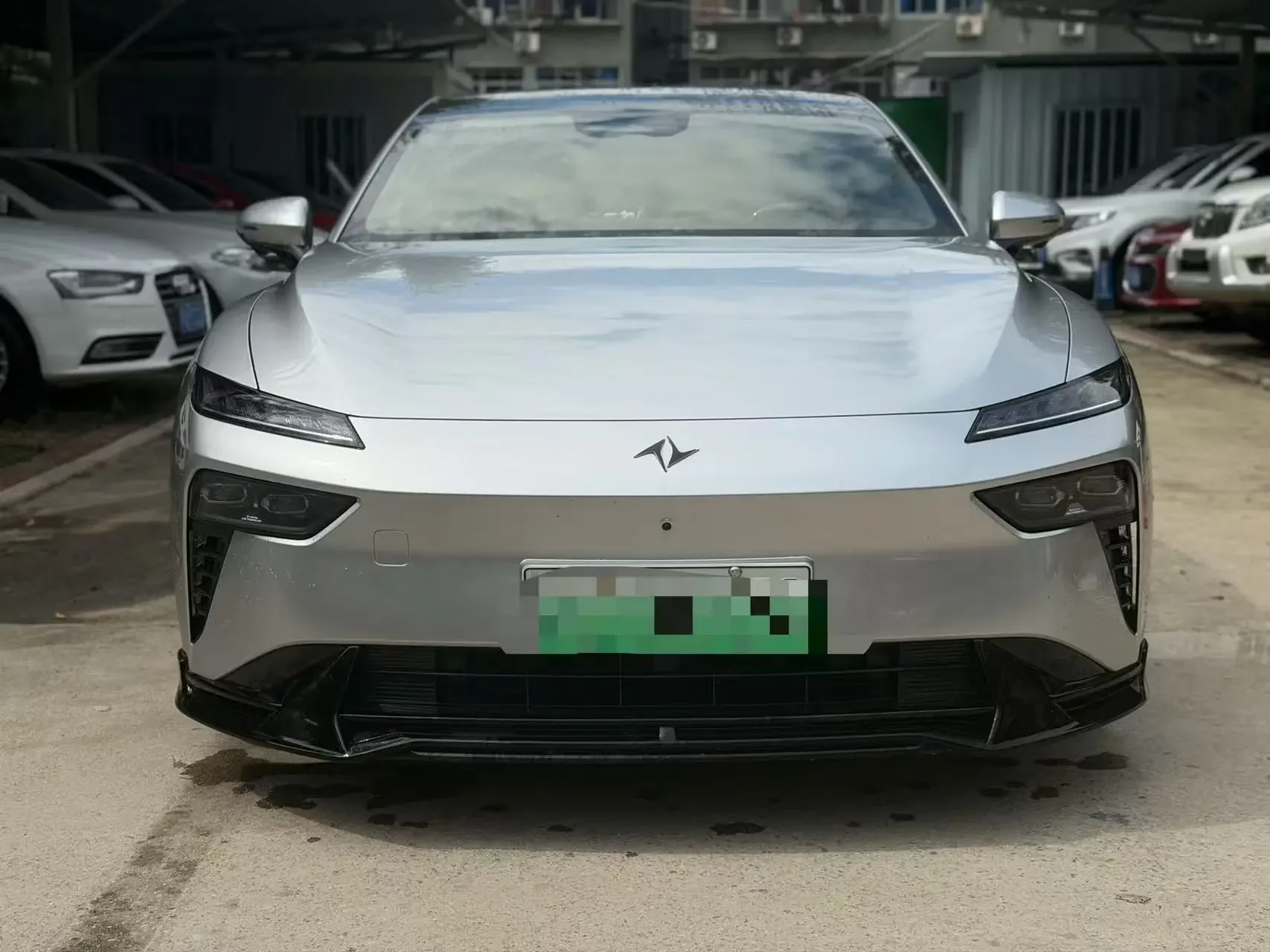 Dongfeng Yipai 007  из Китая