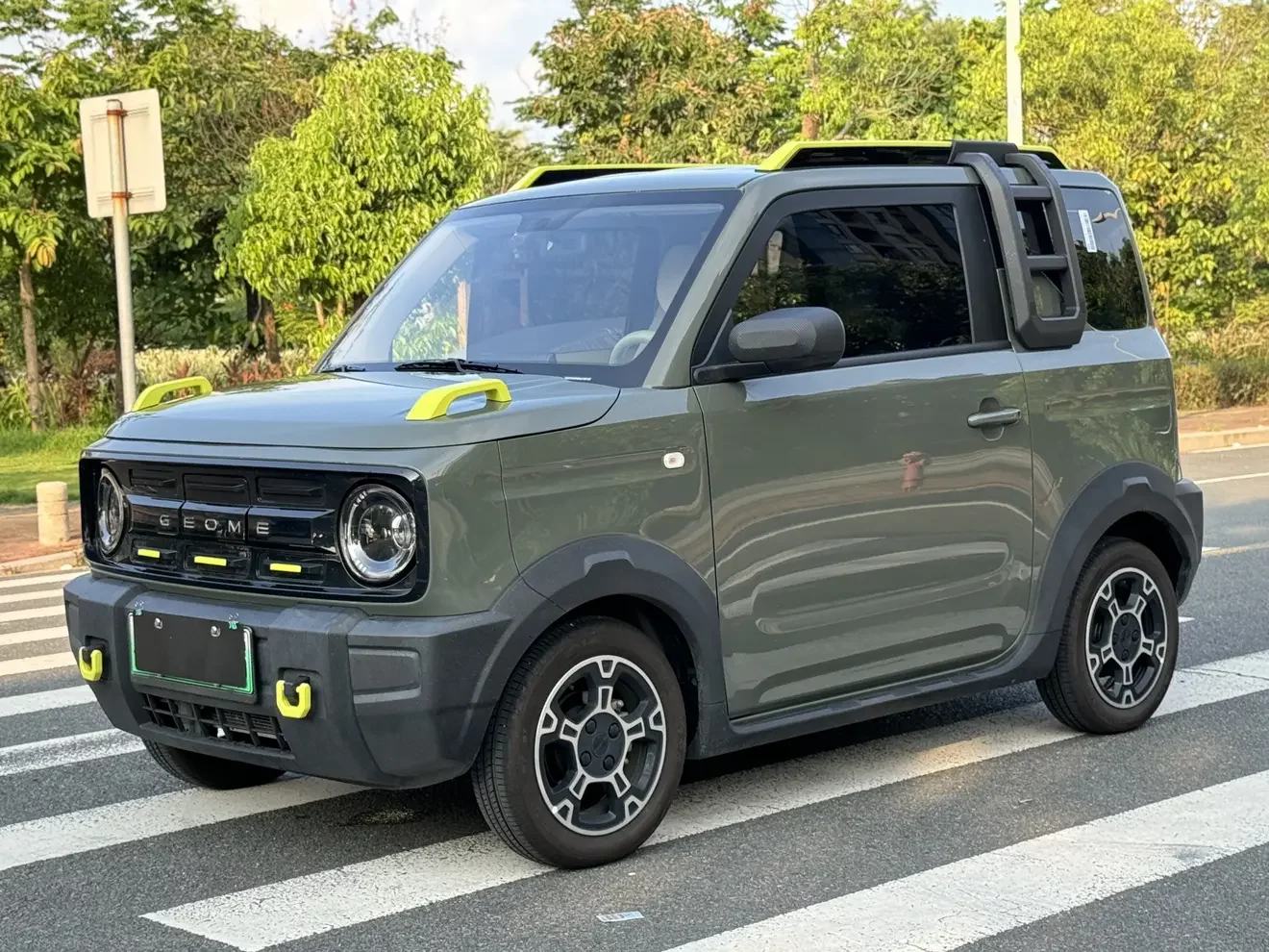 Geely panda