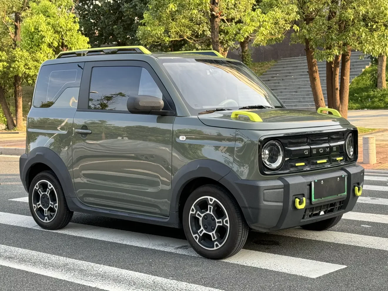 Geely panda
