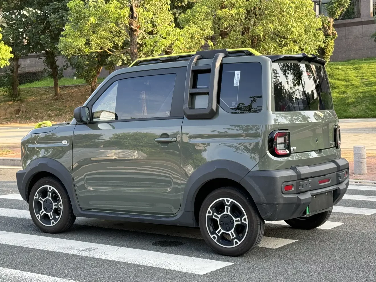 Geely panda