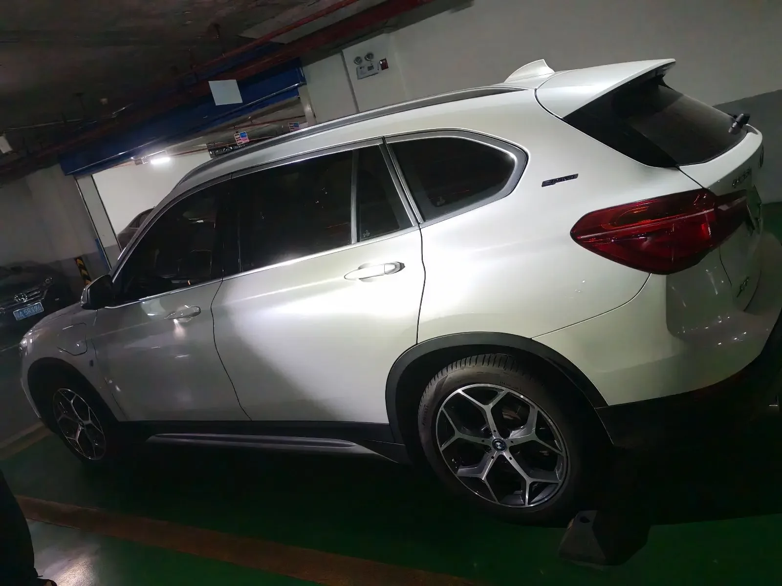BMW X1 PHEV  из Китая