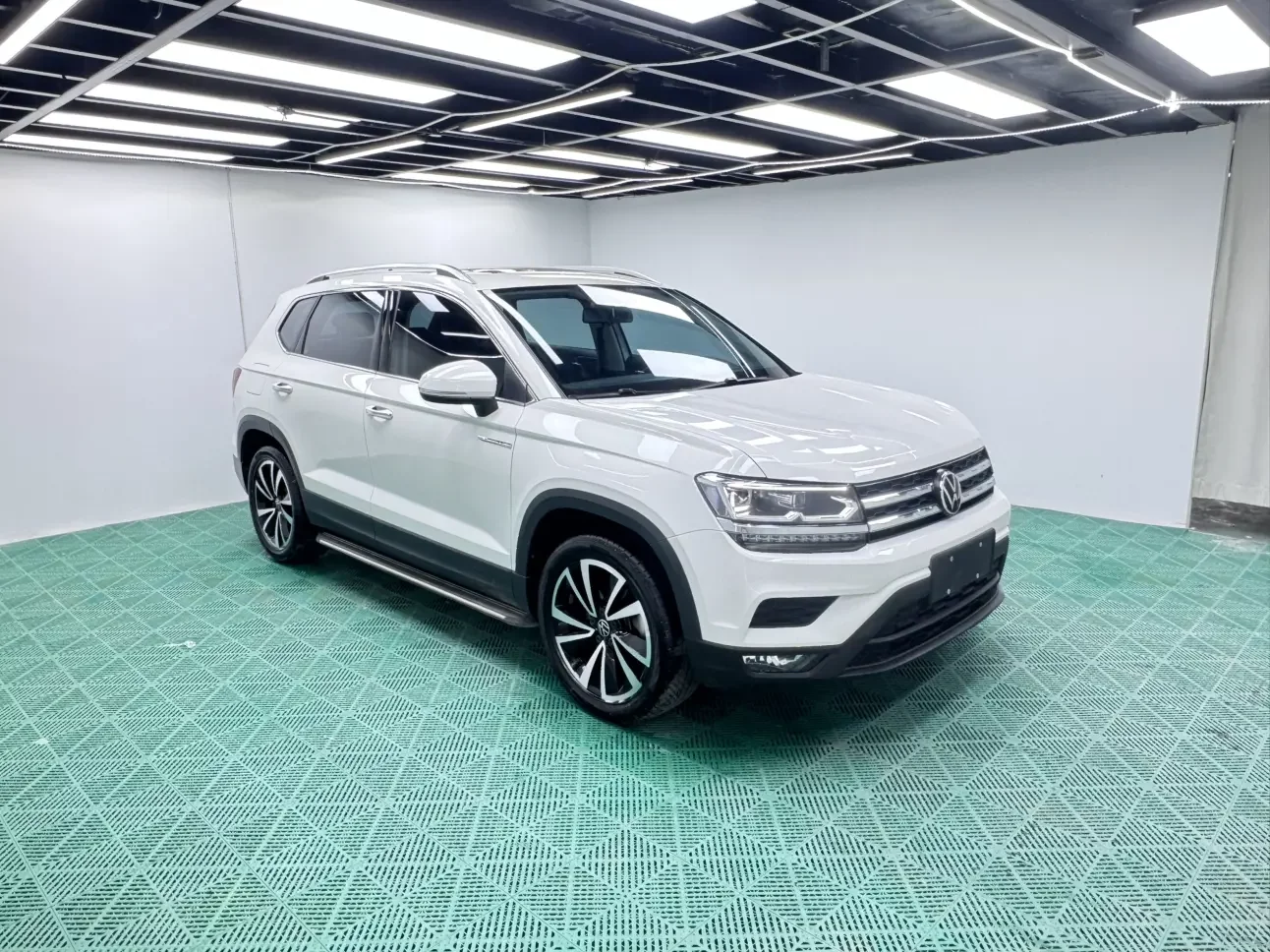 Volkswagen Tharu