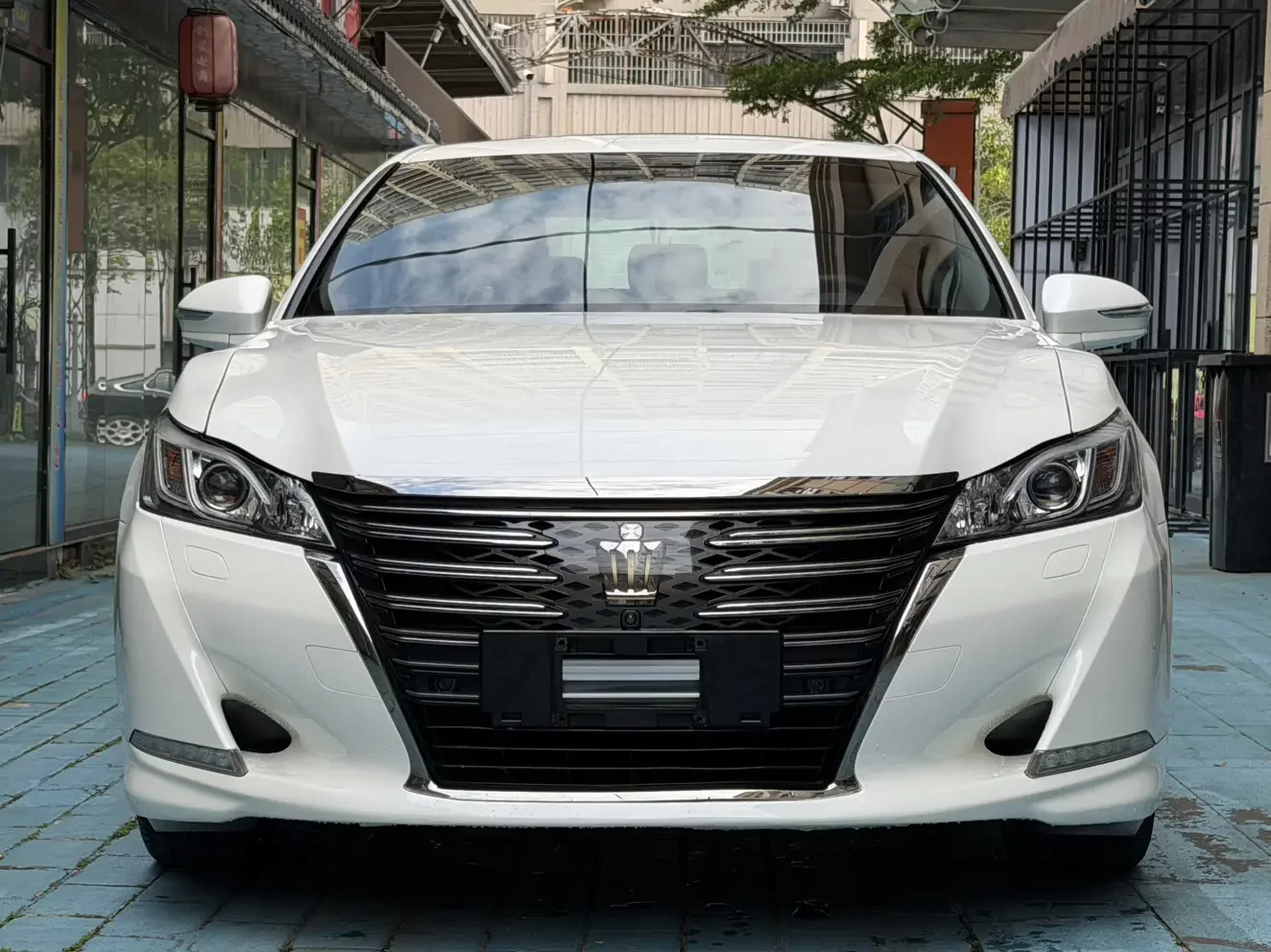 Toyota crown