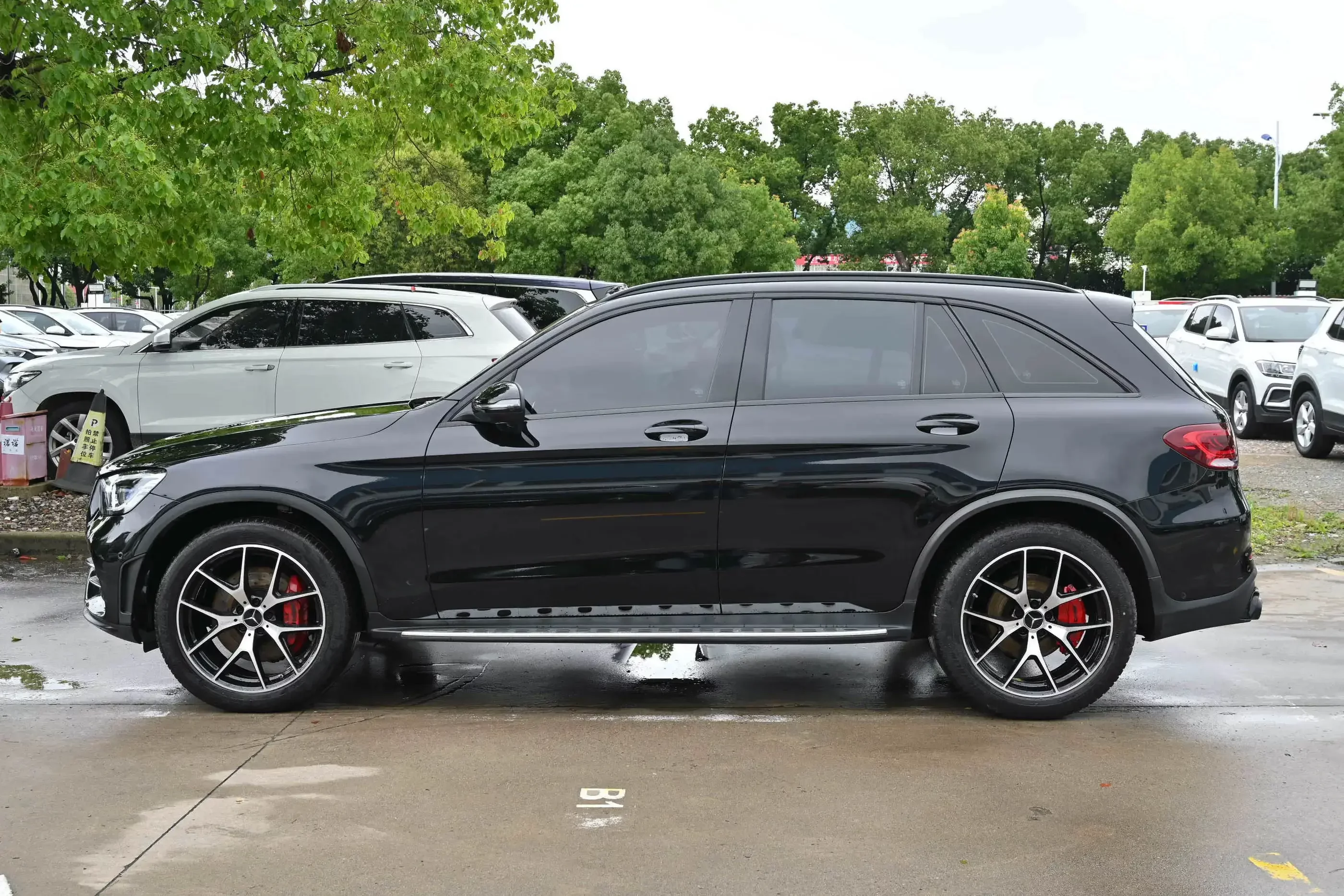 Mercedes-Benz GLC AMG